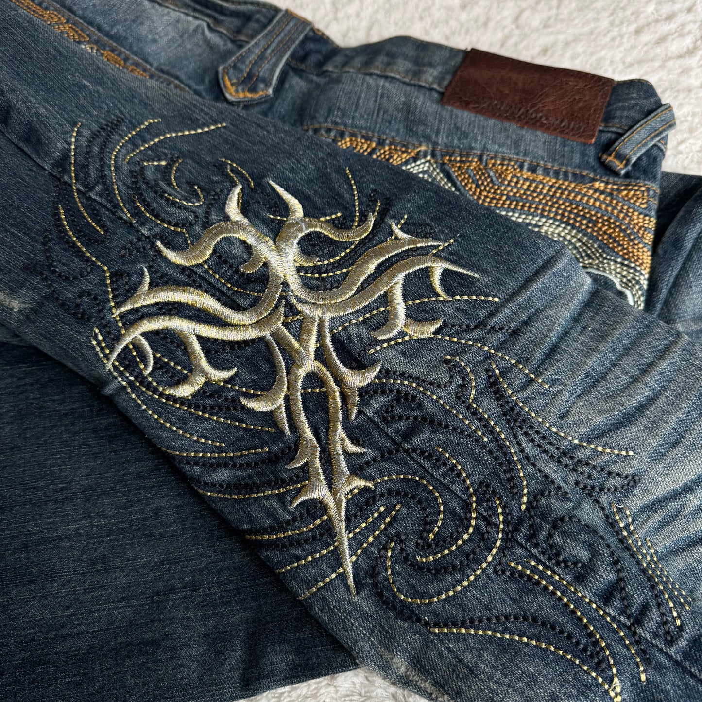 Tornado Mart Tribal Embroidery Flared Jeans