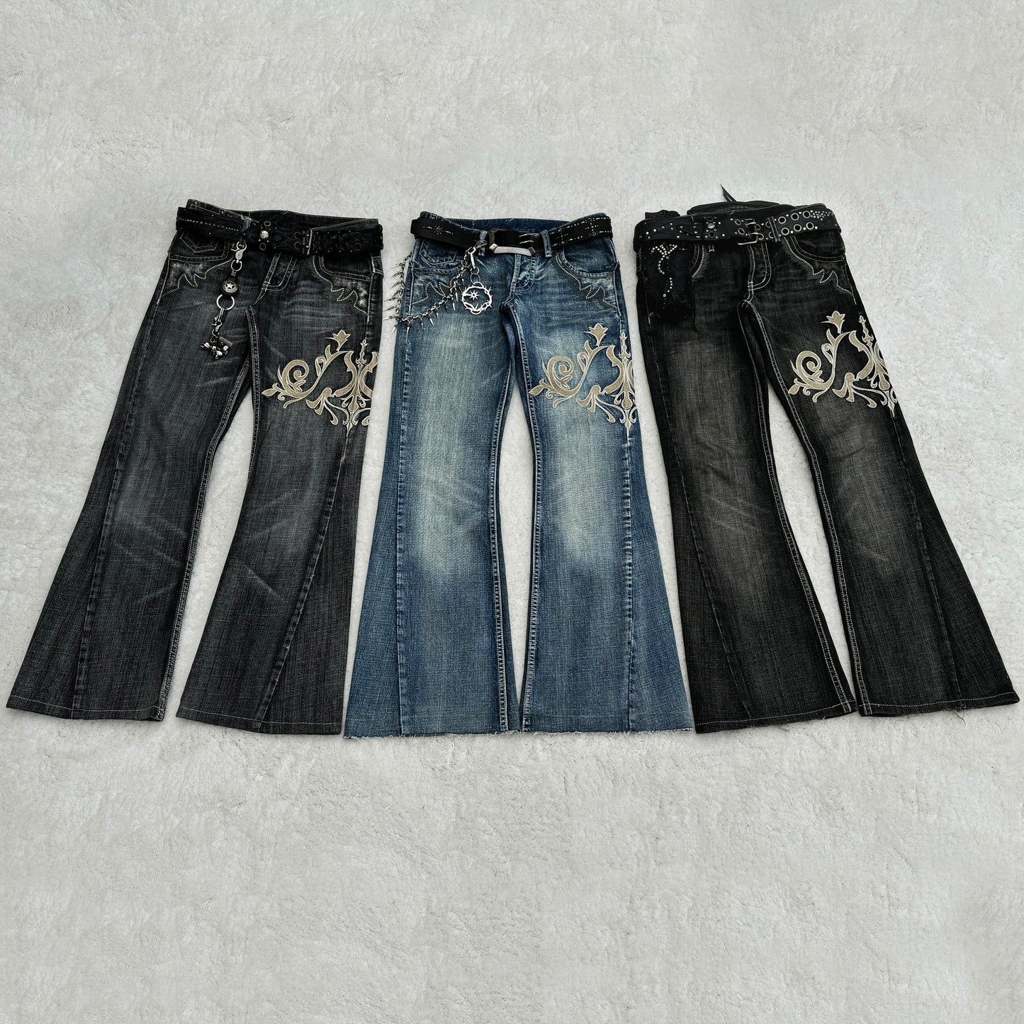 Tornado Mart „Tribal“ Embroidery Flared Jeans