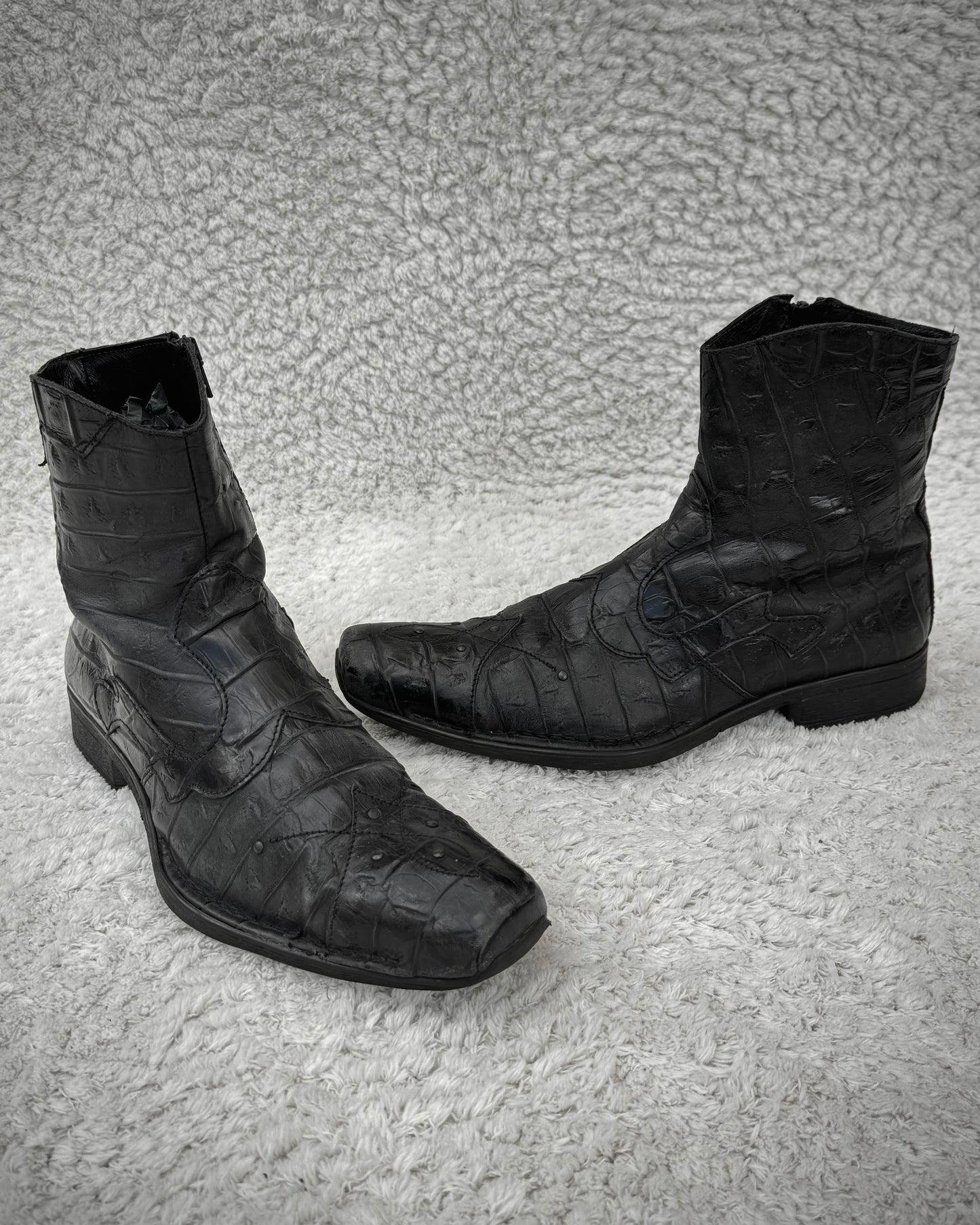 Bata Crocodile Pointed Toe Leather Boots