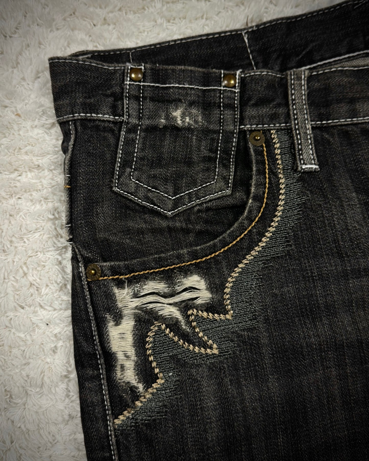 Tornado Mart Tribal Embroidery Flared Jeans