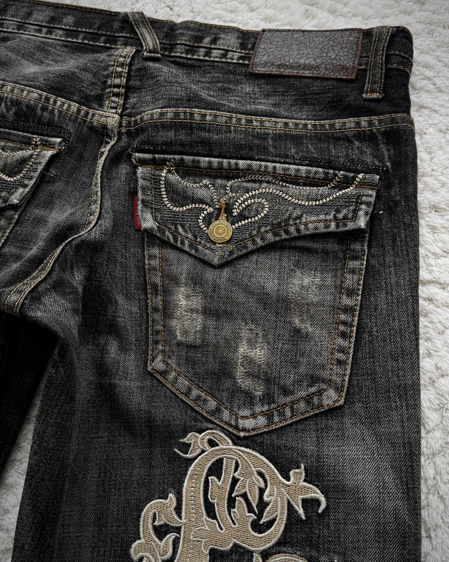 Tornado Mart Tribal Embroidery Spiral Flared Jeans