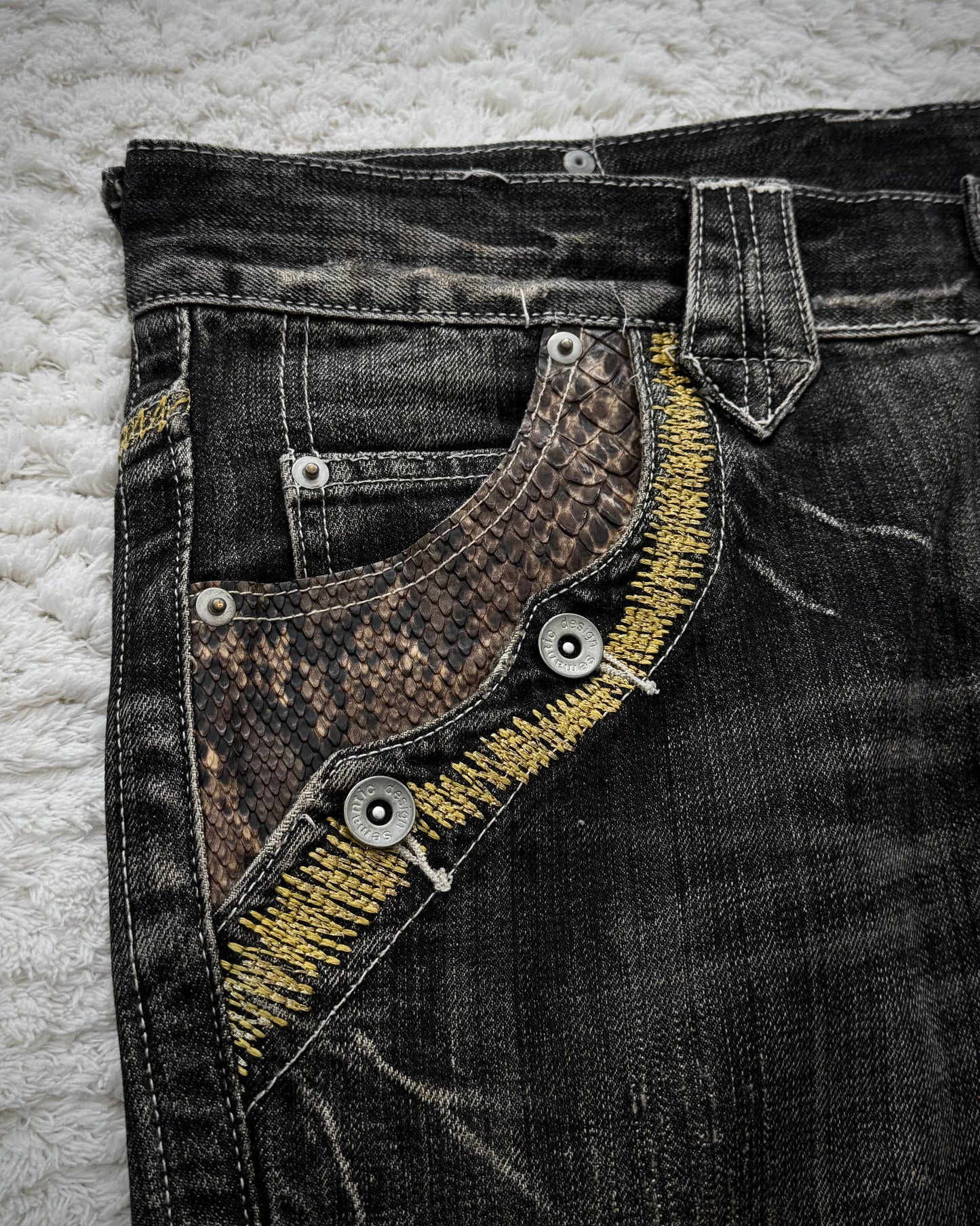 Semantic Design Python Detailed Sword Knee Flared Jeans