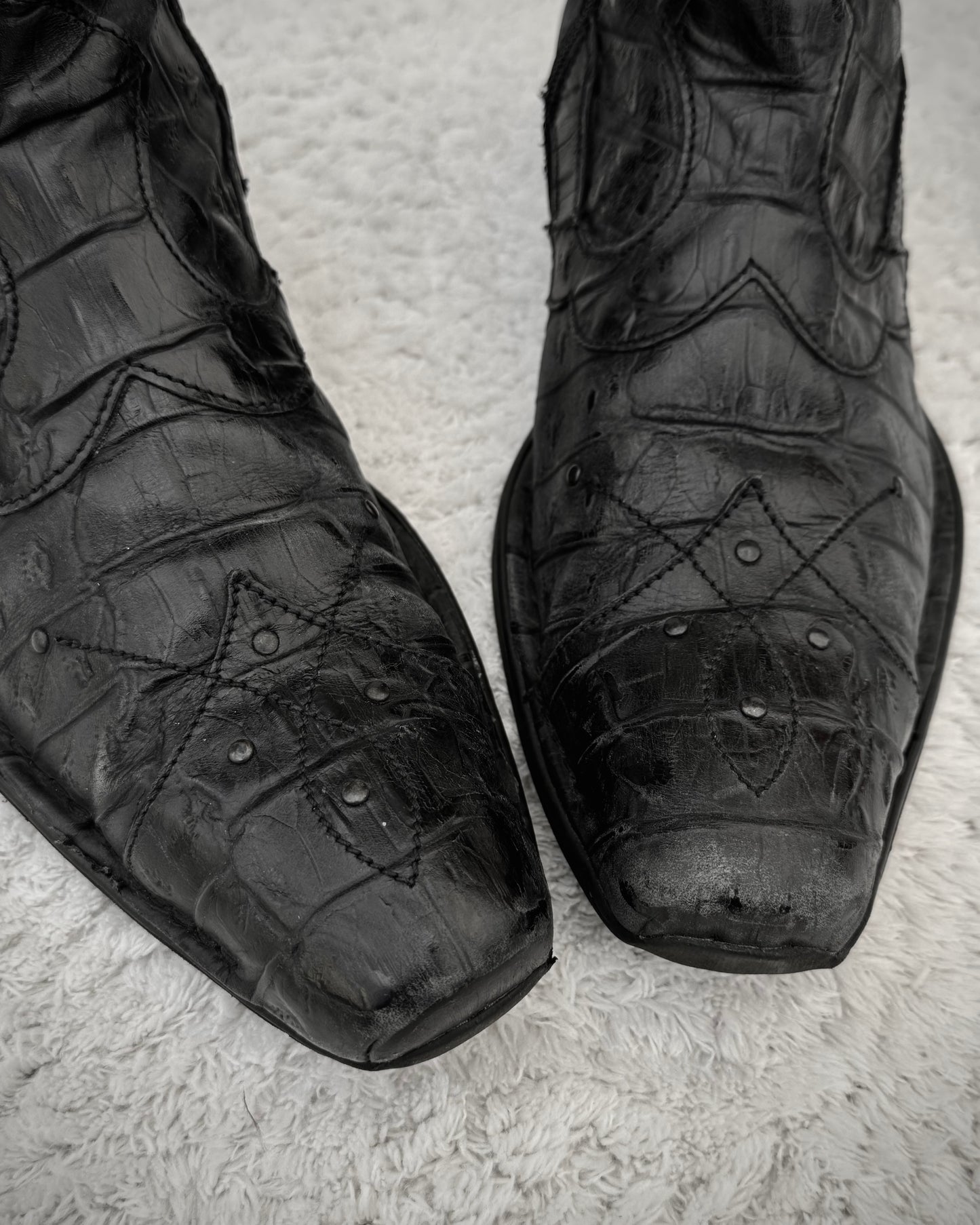 Bata Crocodile Pointed Toe Leather Boots