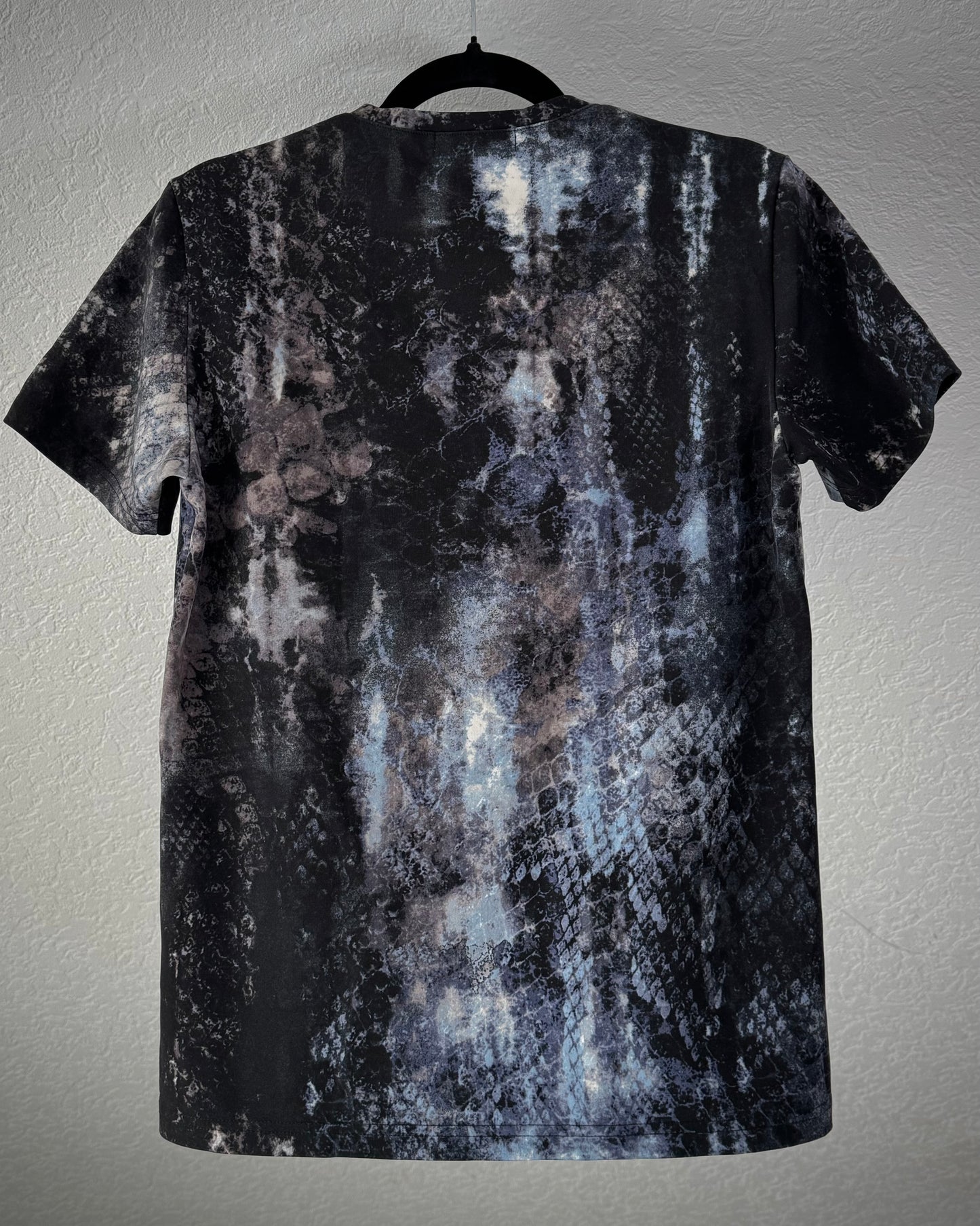 Tornado Mart Abstract Snakeskin Pattern T-Shirt