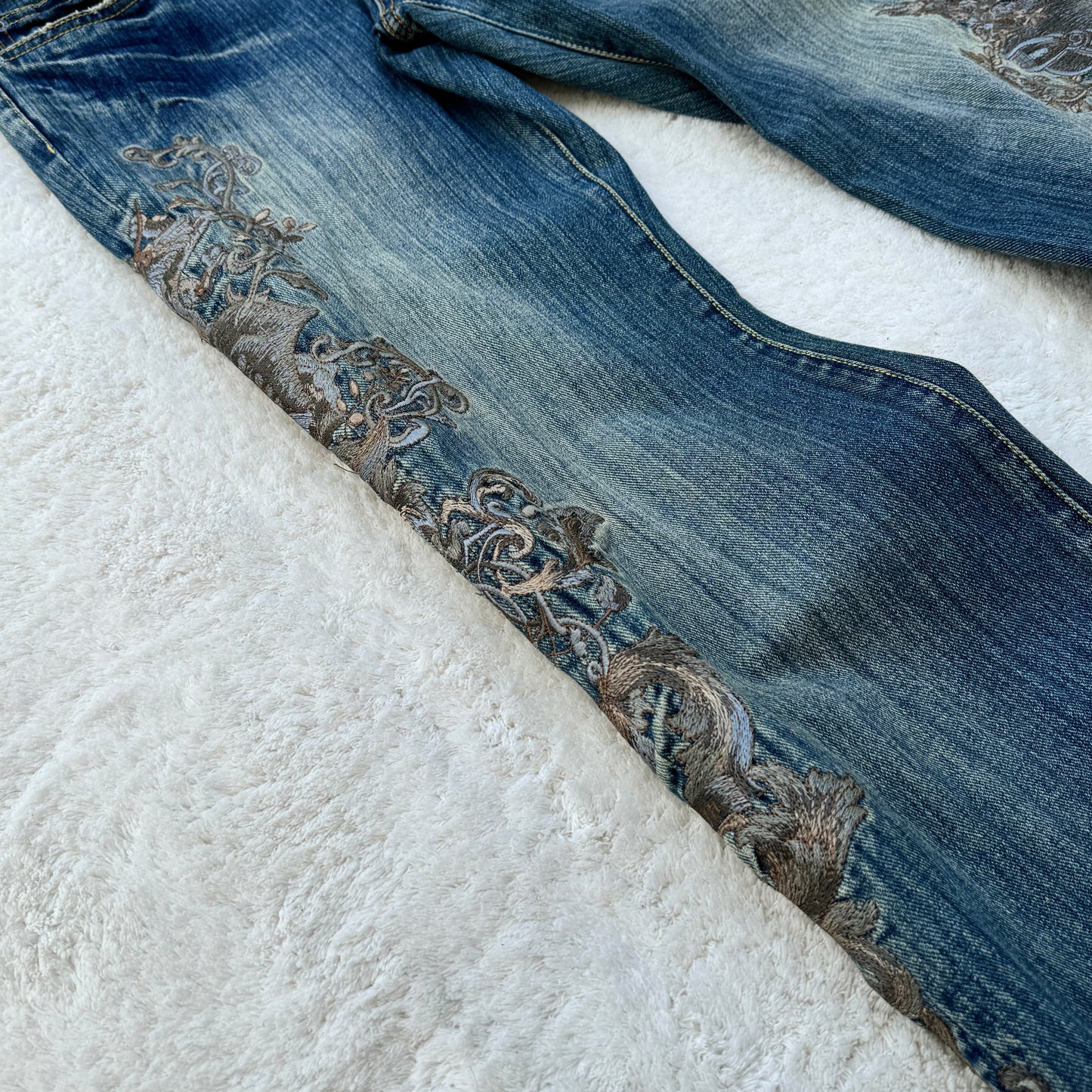 Vintage Washed Embroidery Flared Jeans