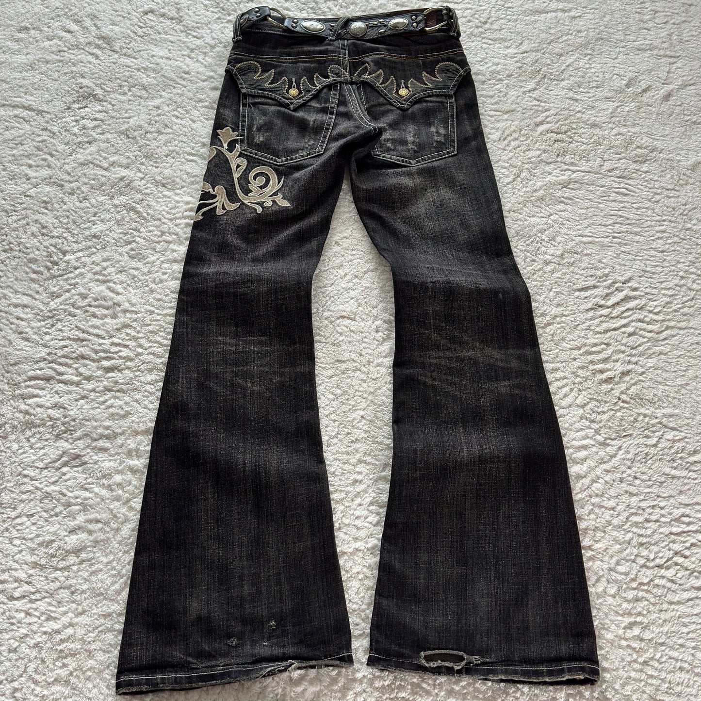 Tornado Mart Tribal Embroidery Flared Jeans