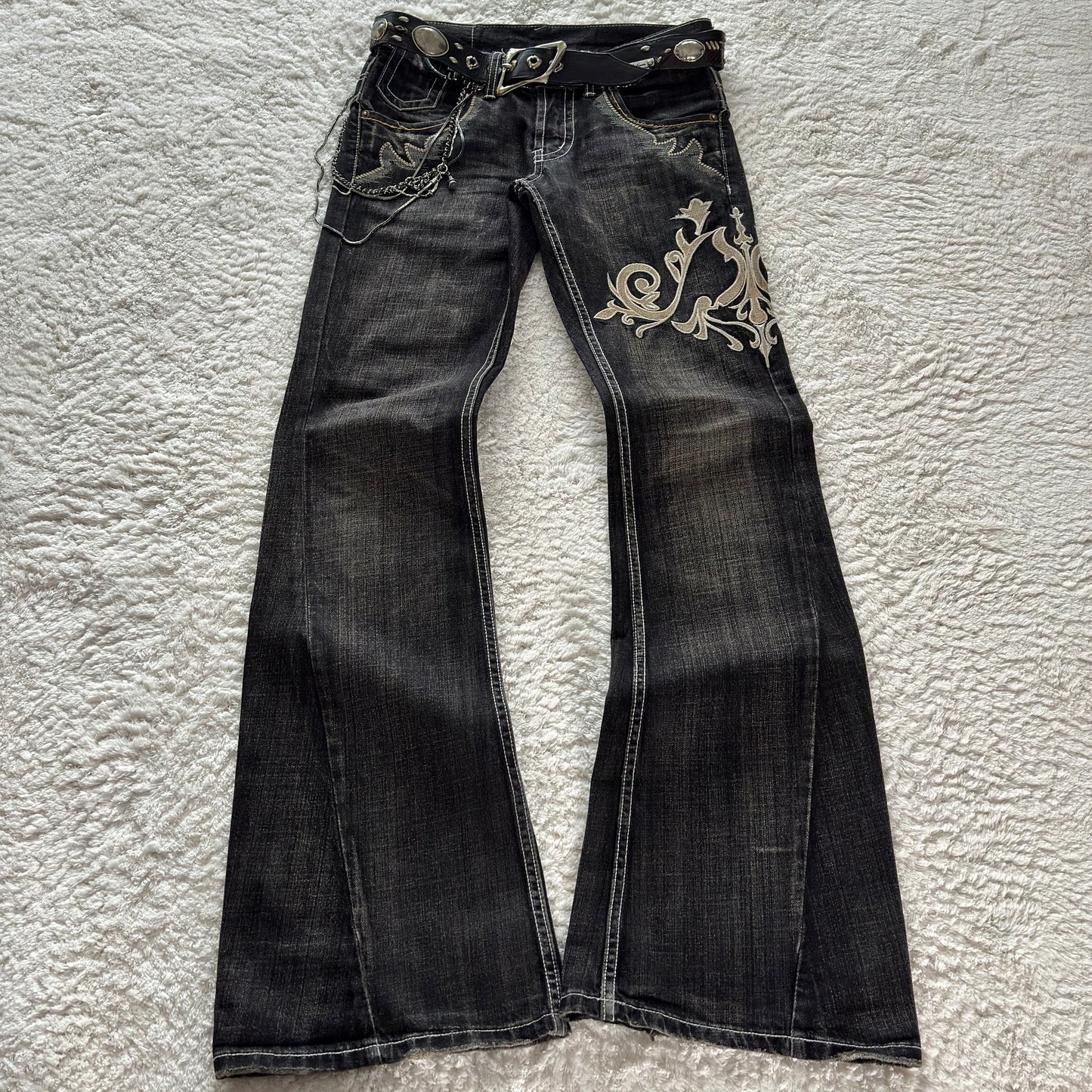 Tornado Mart Tribal Embroidery Flared Jeans