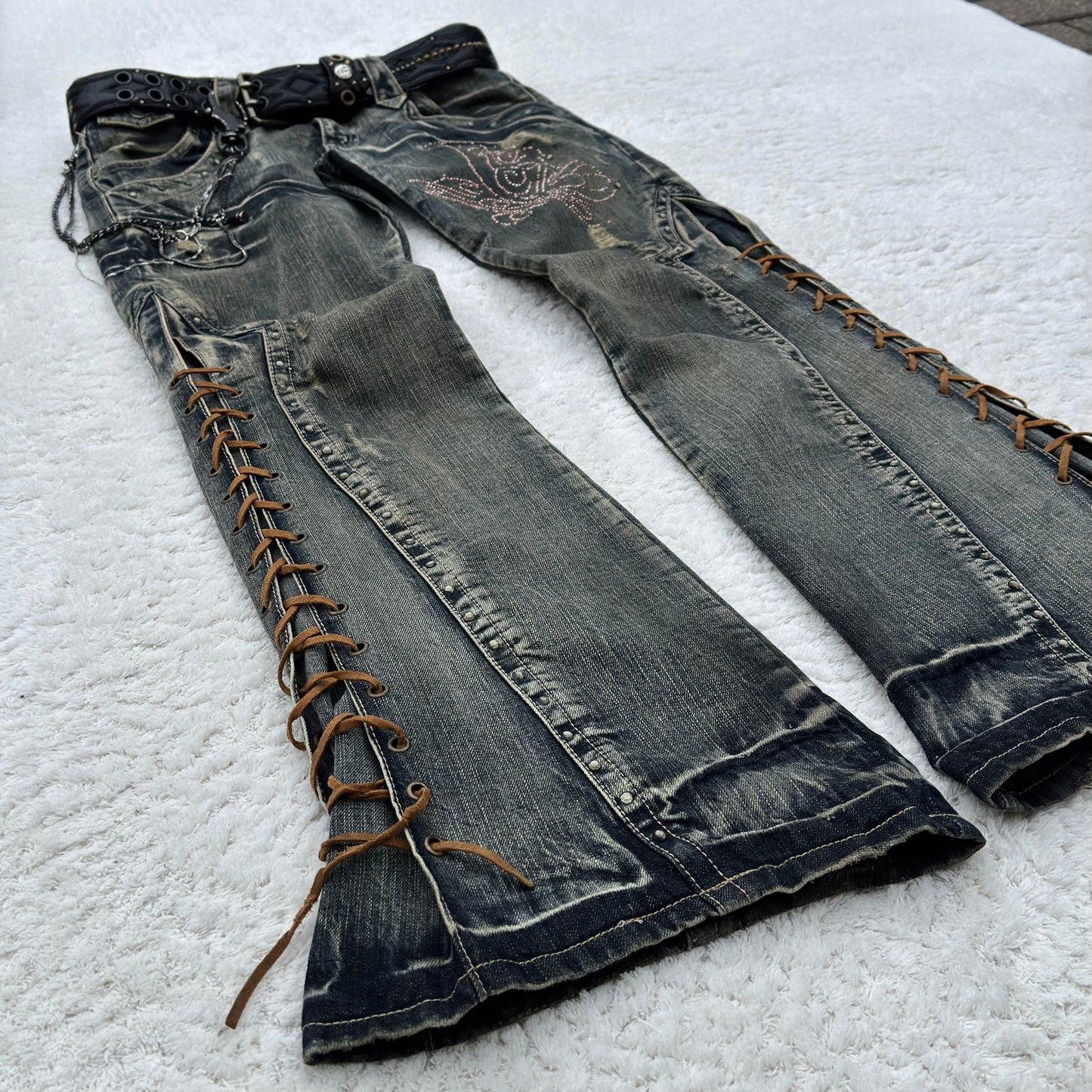 Tornado Mart Butterfly Decorated Flared Jeans