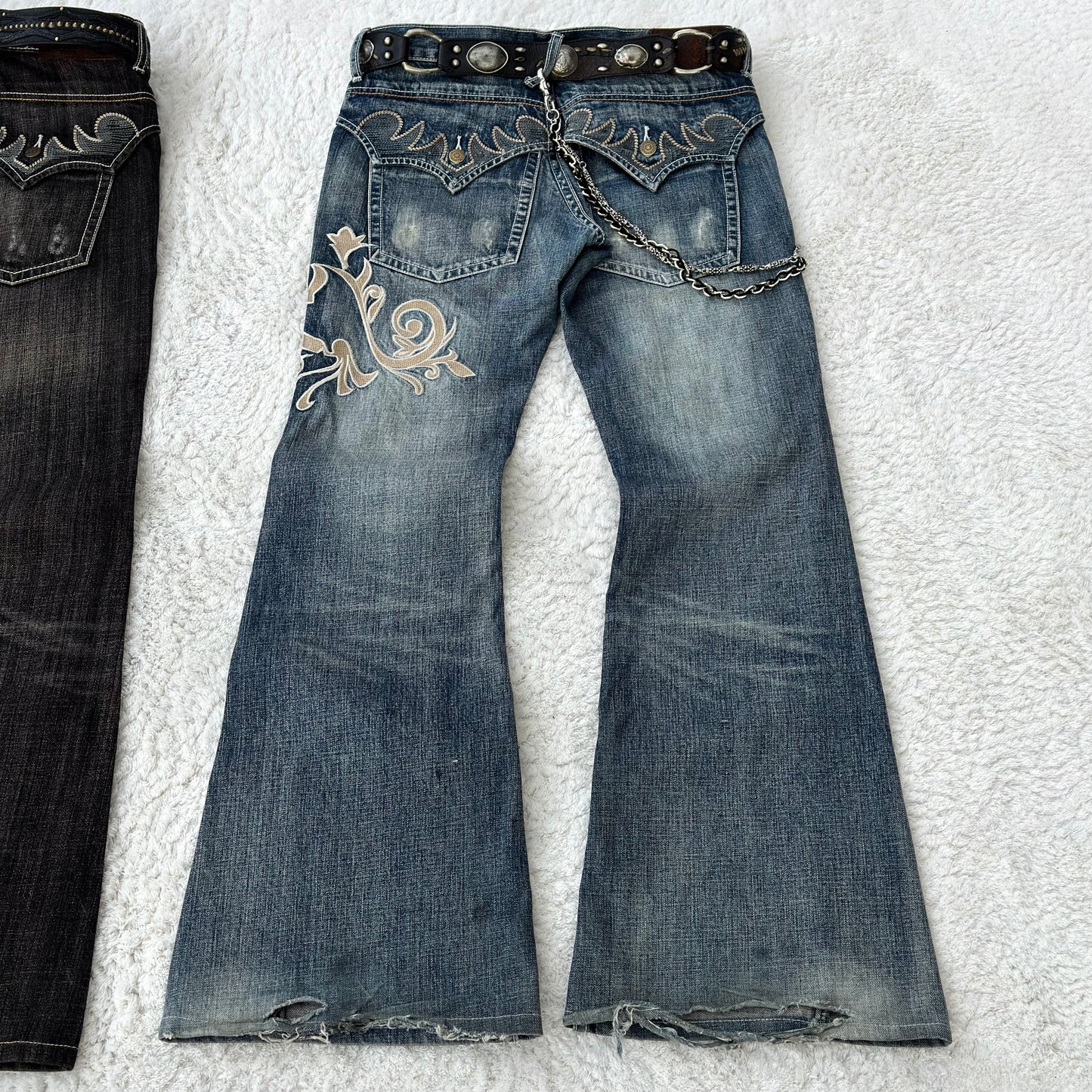 Tornado Mart Tribal Embroidery Flared Jeans