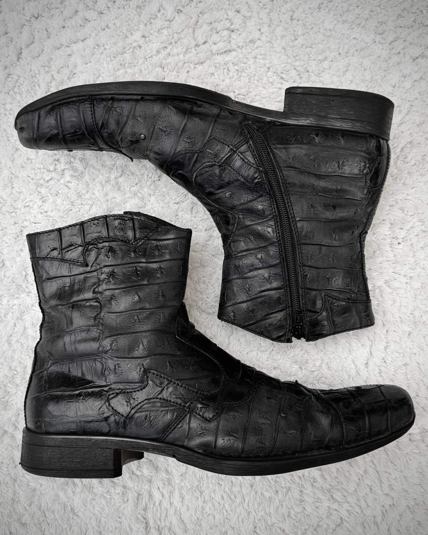 Bata Crocodile Pointed Toe Leather Boots