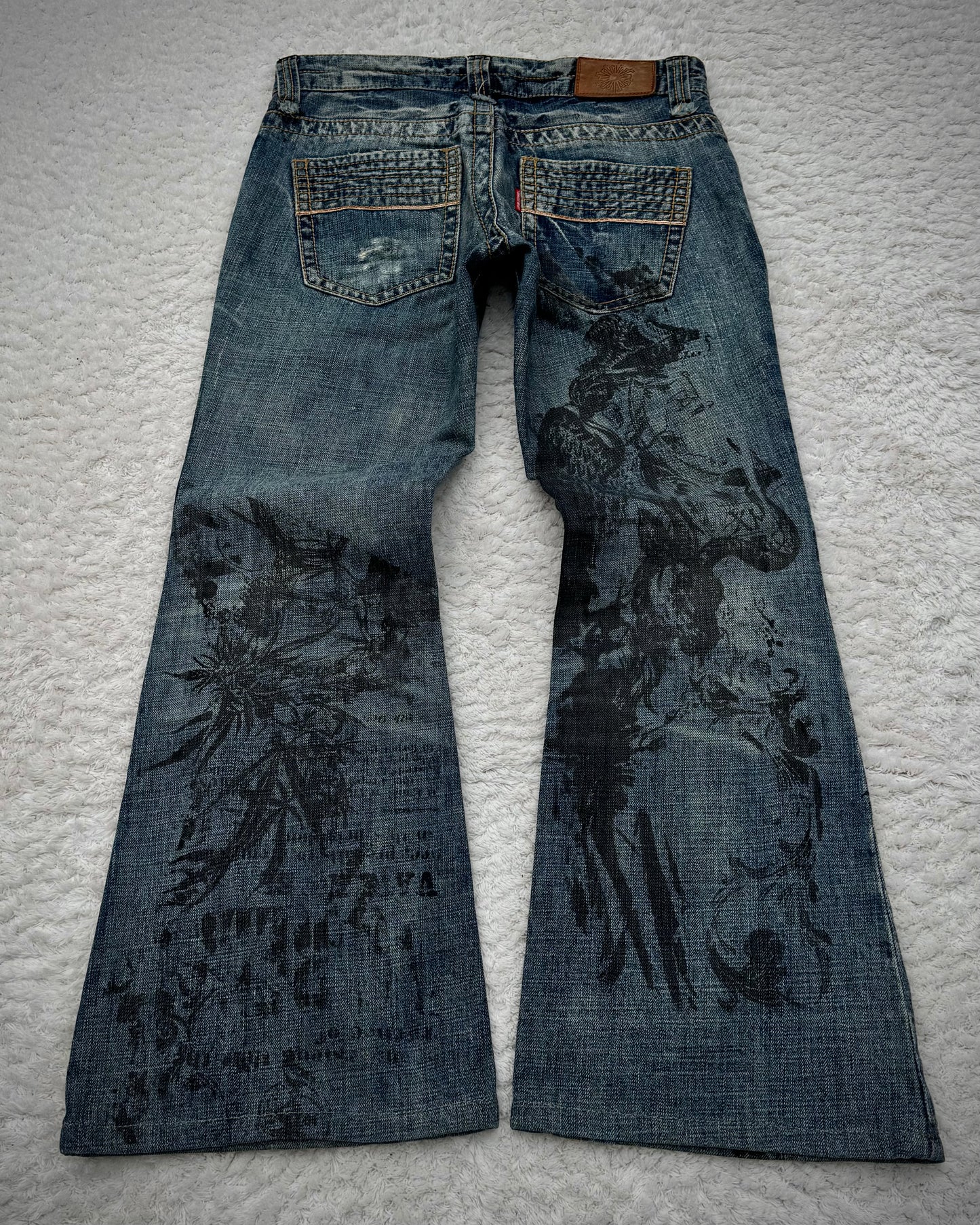 Tornado Mart „Abstract Chaos“ Print Flared Jeans