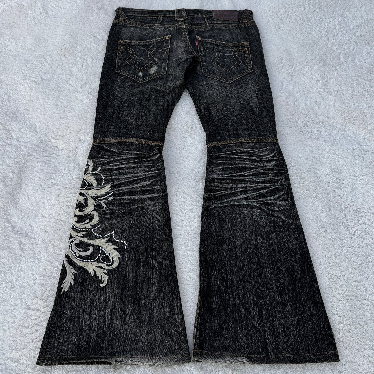 Tornado Mart Tribal Embroidery Flared Jeans