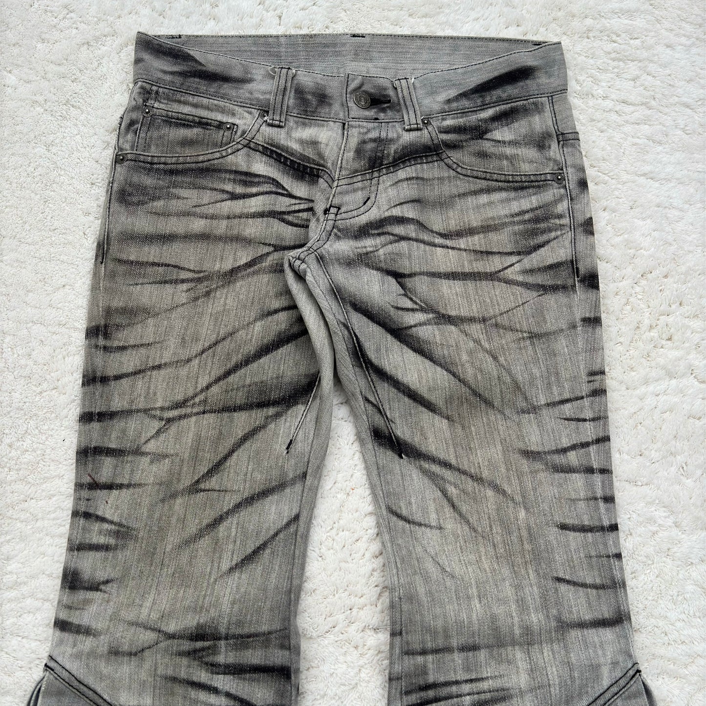 Tornado Mart Zebra Claw Marks Flared Lace-Up Jeans