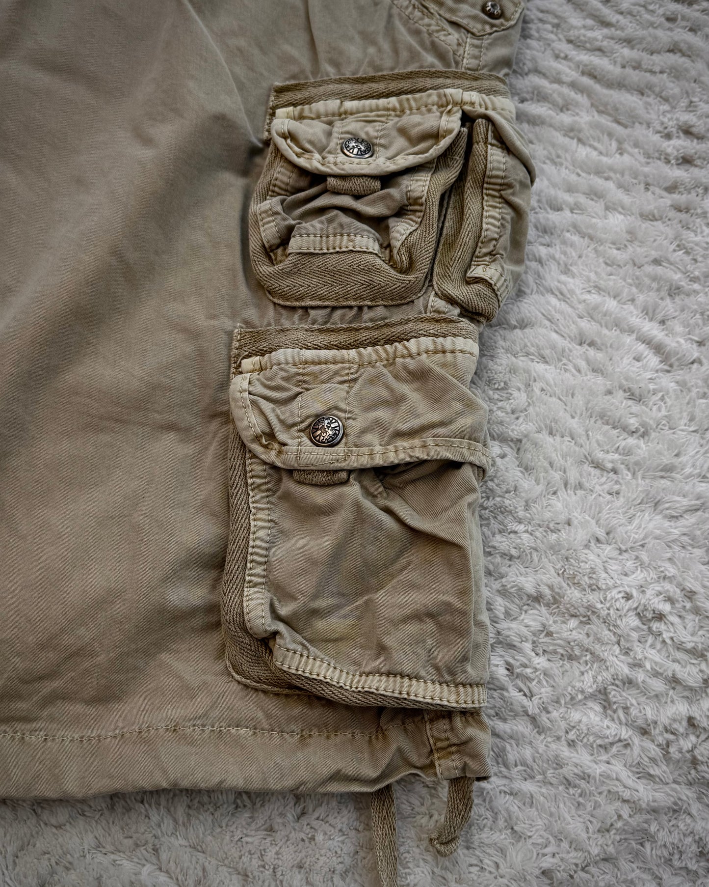 Lions Chest Desert Cargo Shorts