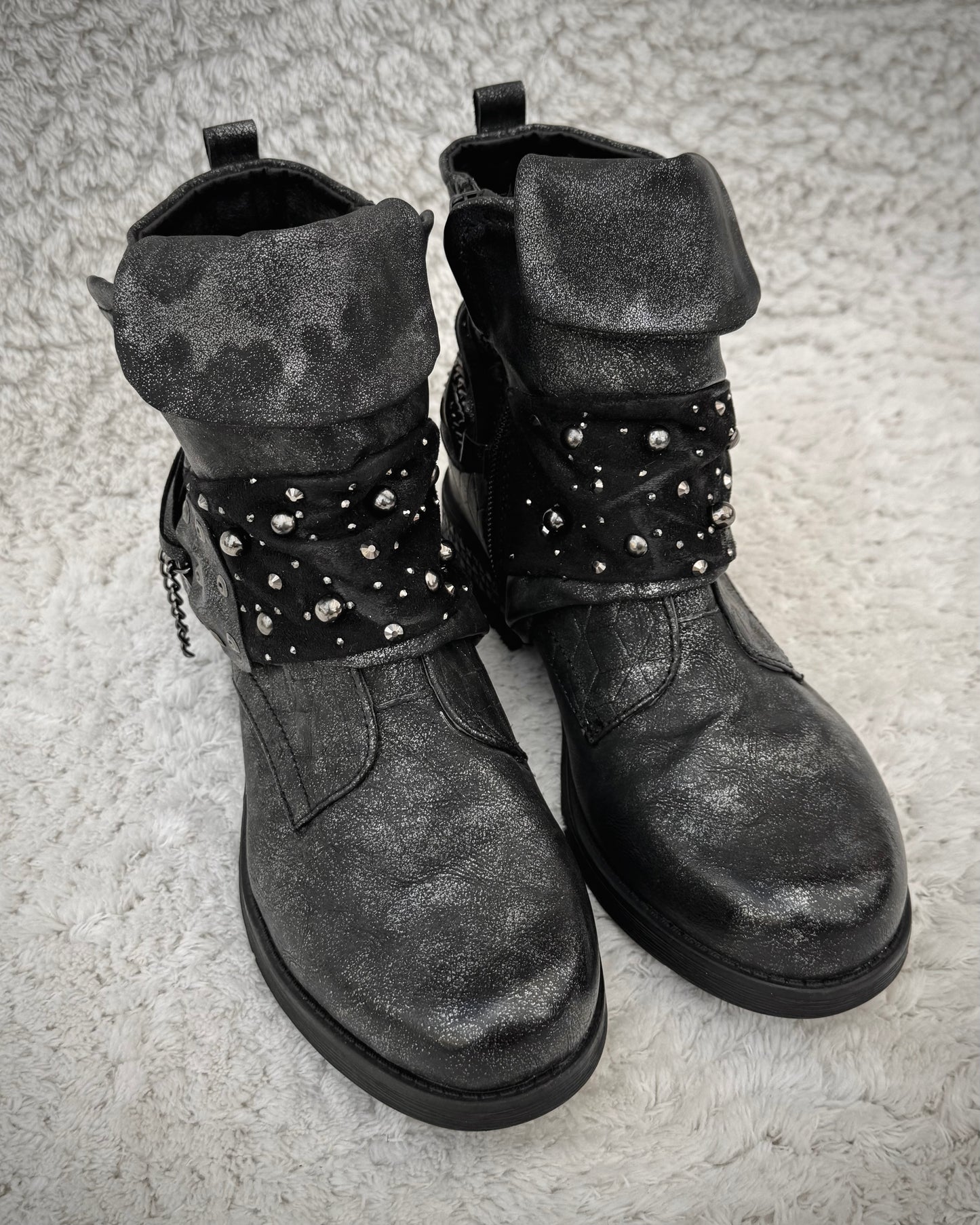 Forever Folie Studded Layered Chain Boots