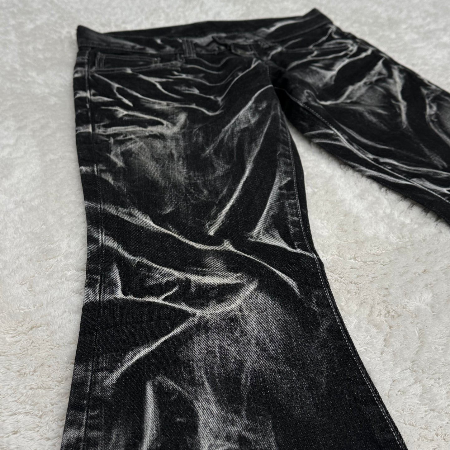 Tornado Mart „Shattered Glass“ Flared Jeans