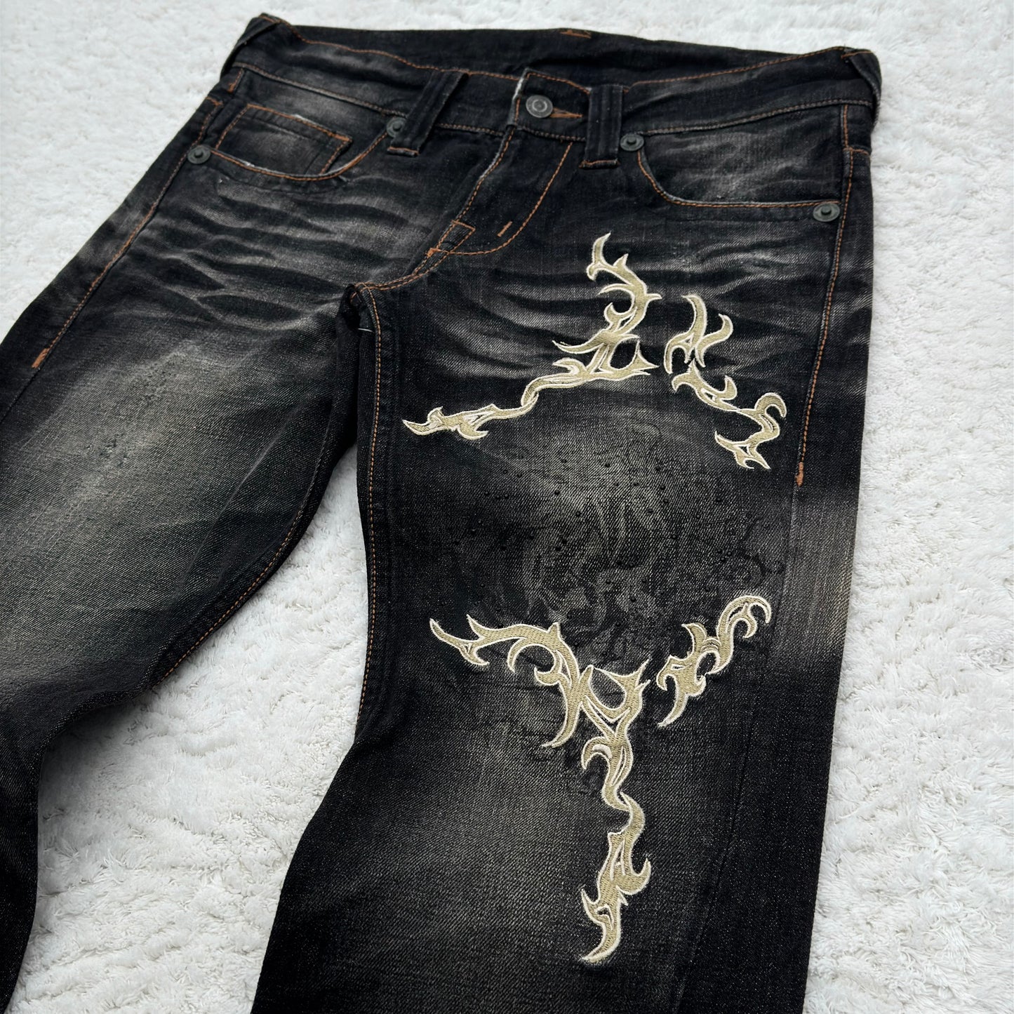 Tornado Mart Spiral Cut Tribal Embroidery Flared Jeans