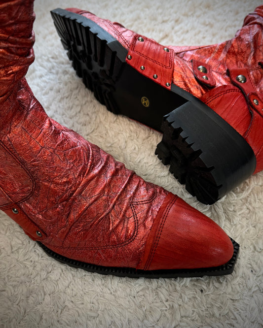 T2in Wrinkled Crimson Coated Leather Boots