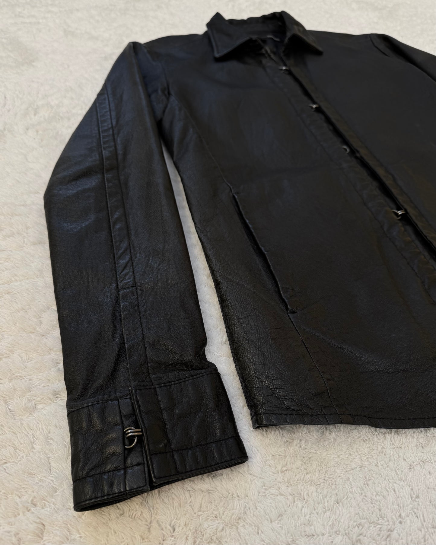 Schlüssel Clasp Closure Leather Shirt
