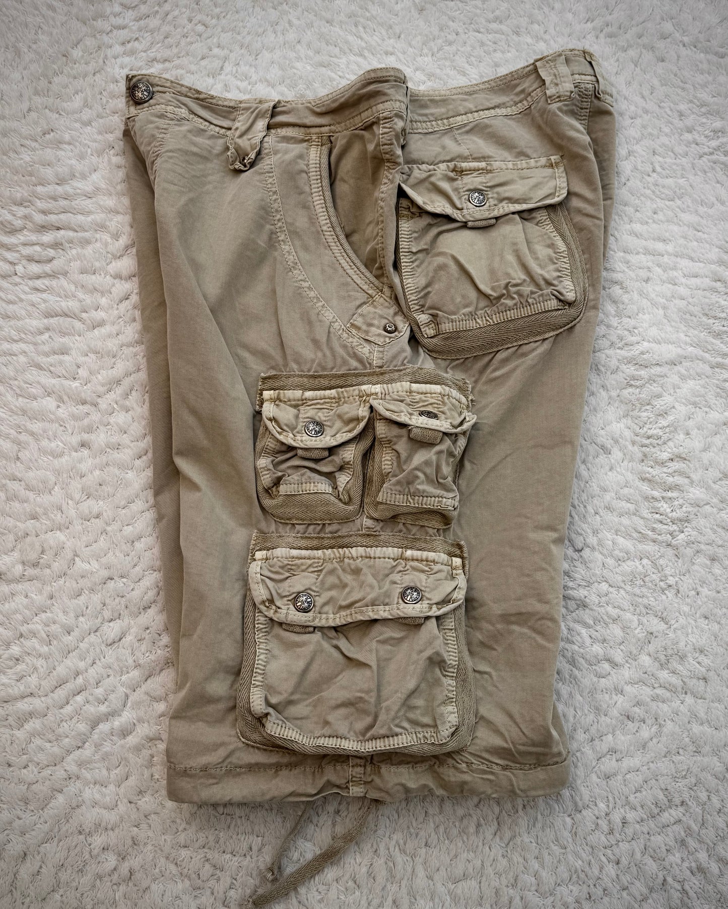 Lions Chest Desert Cargo Shorts