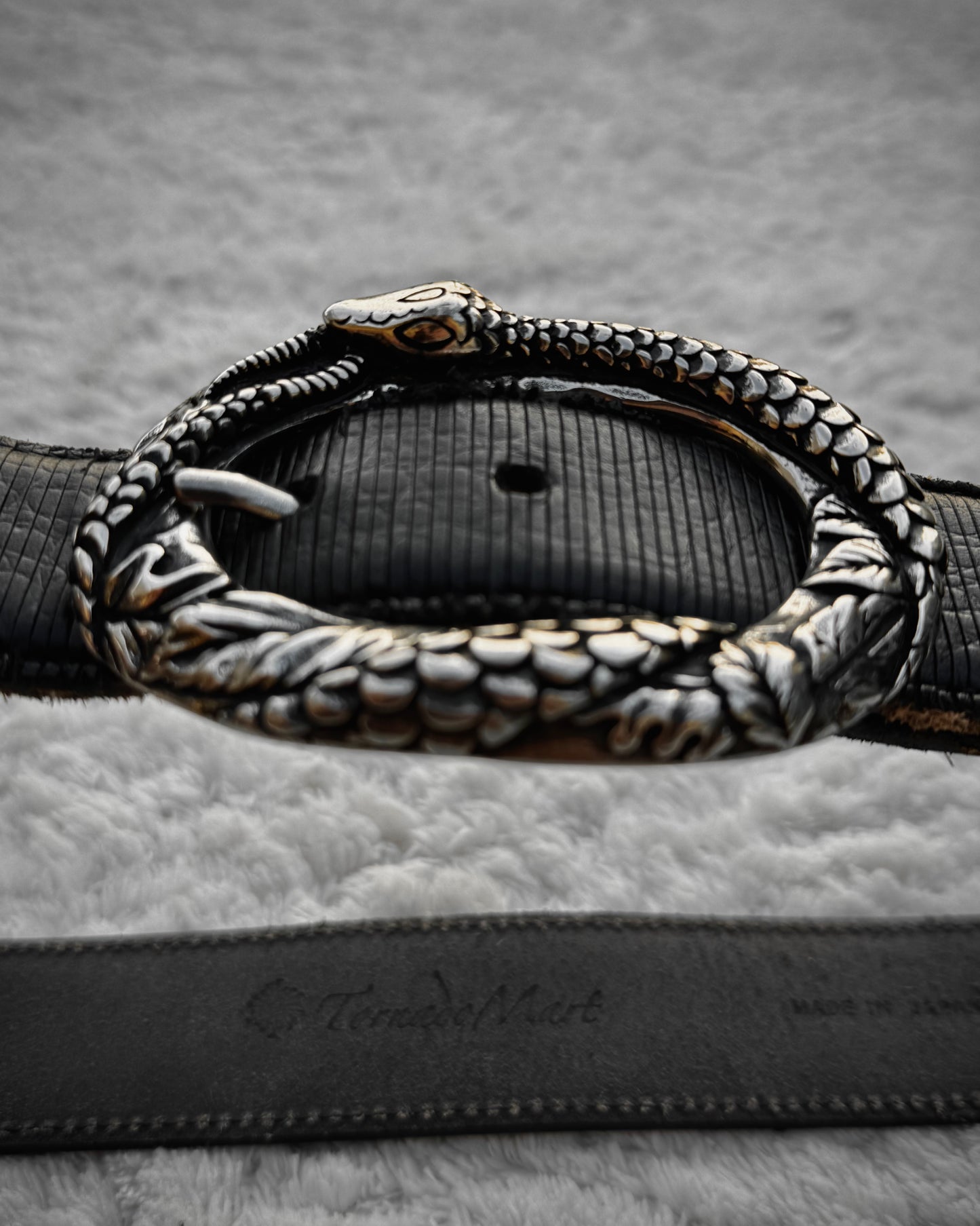 Tornado Mart Snake Buckle Textured Belt