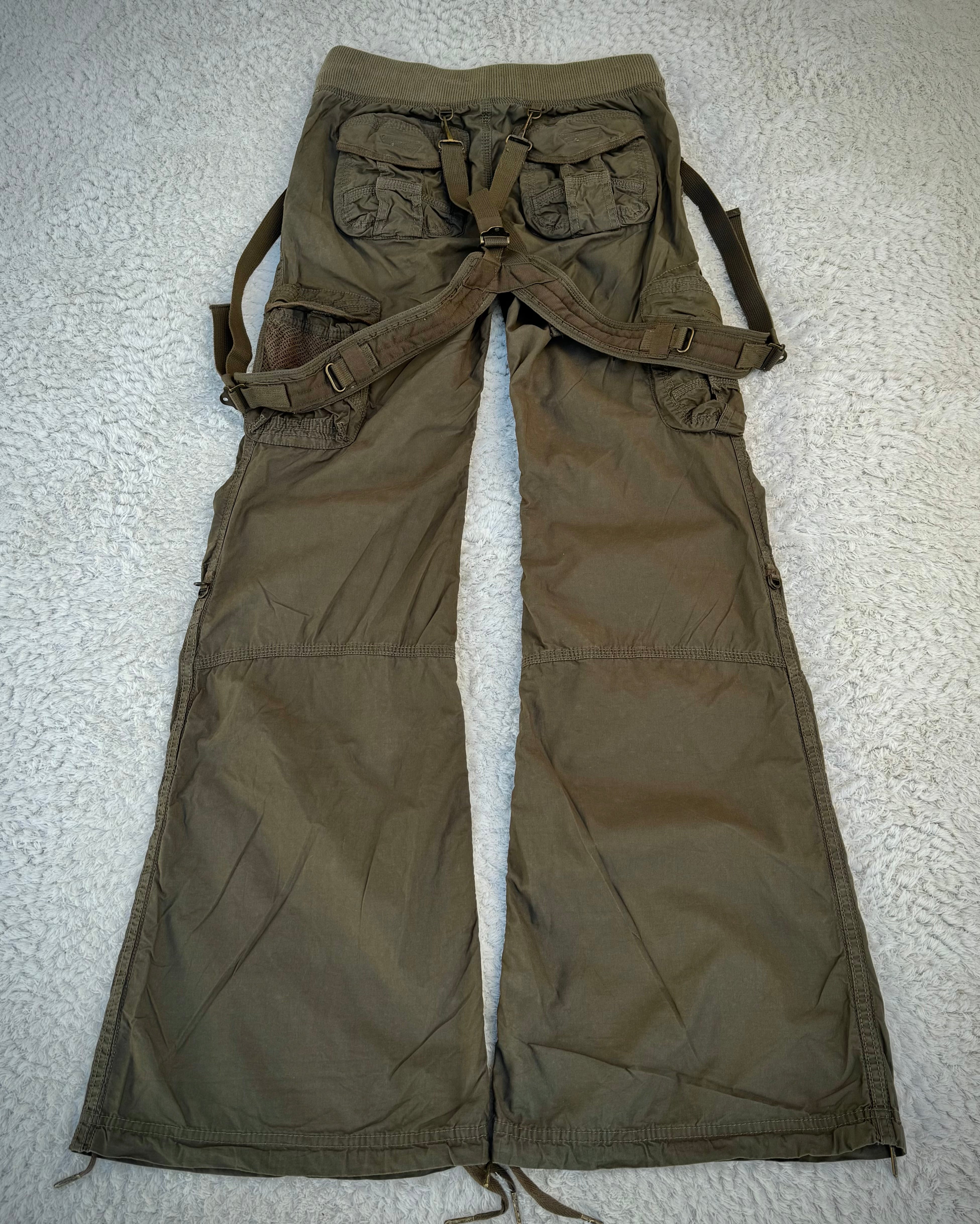 G.O.A Military Suspender Flared Cargo Pants – Paroxa G.O.A Military Suspender Flared Cargo Pants – Paroxa