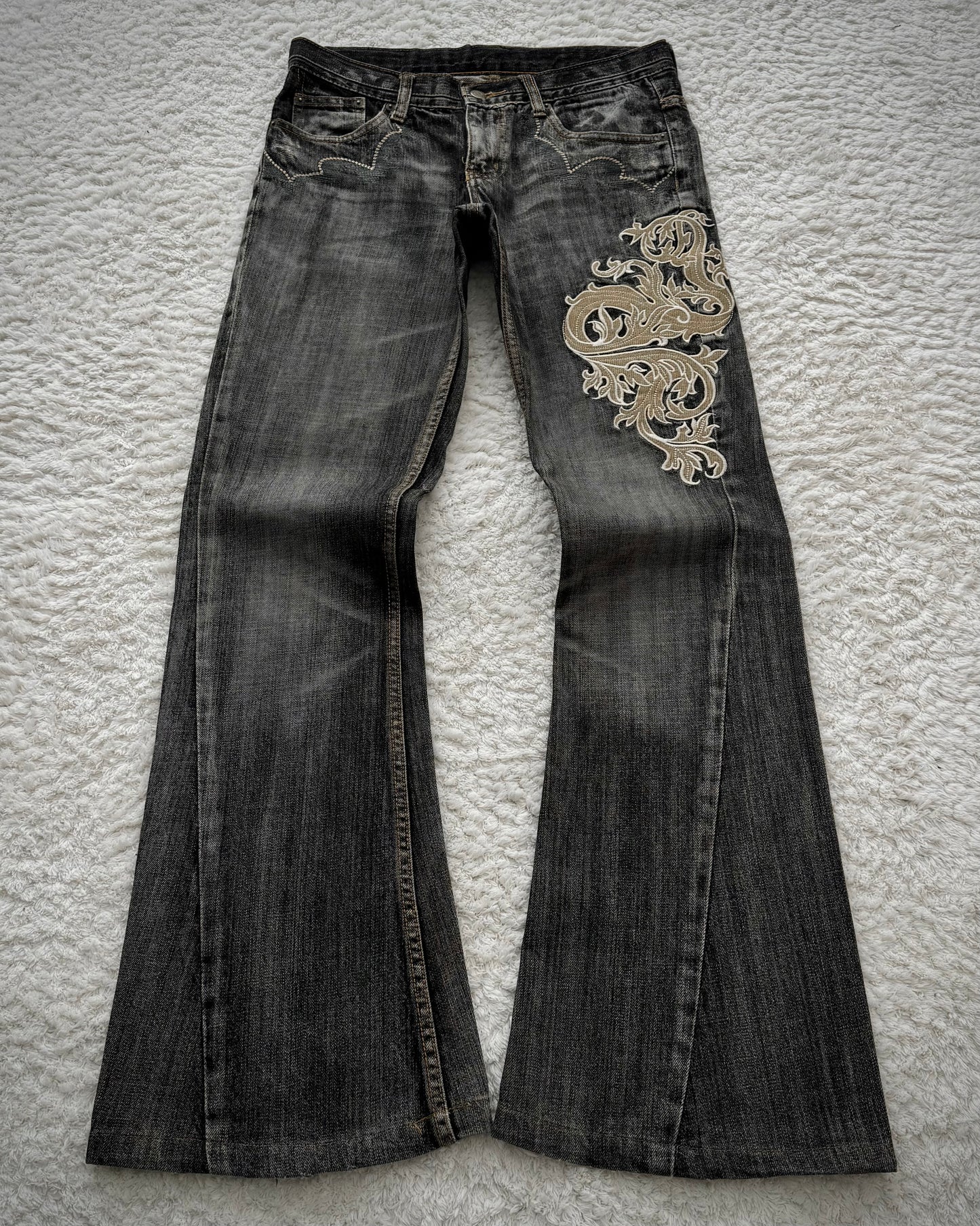 Tornado Mart Tribal Embroidery Spiral Flared Jeans