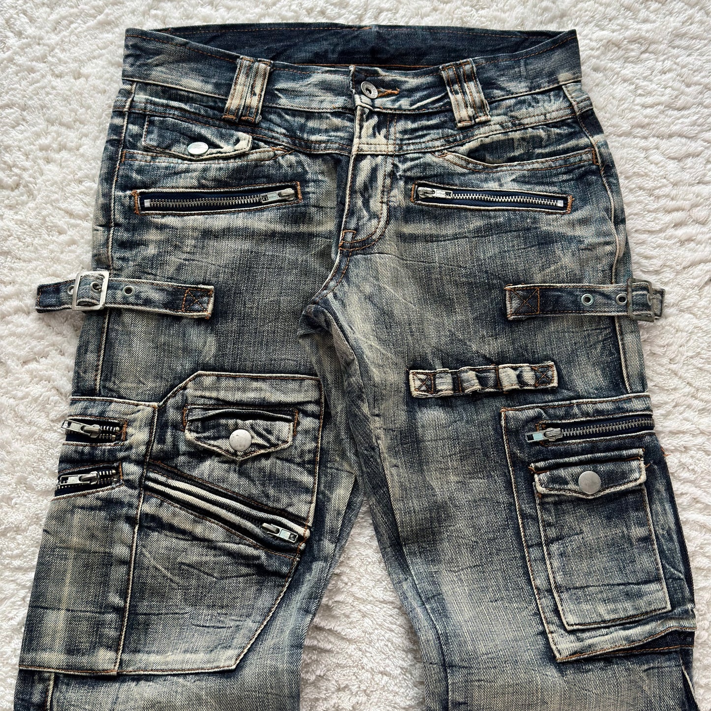 Semantic Design Multi-Pocket Flared Cargo Jeans