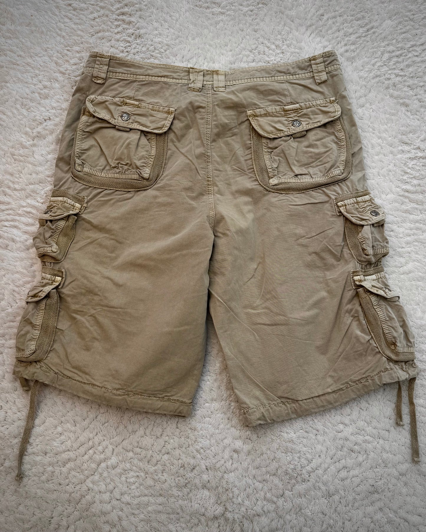Lions Chest Desert Cargo Shorts