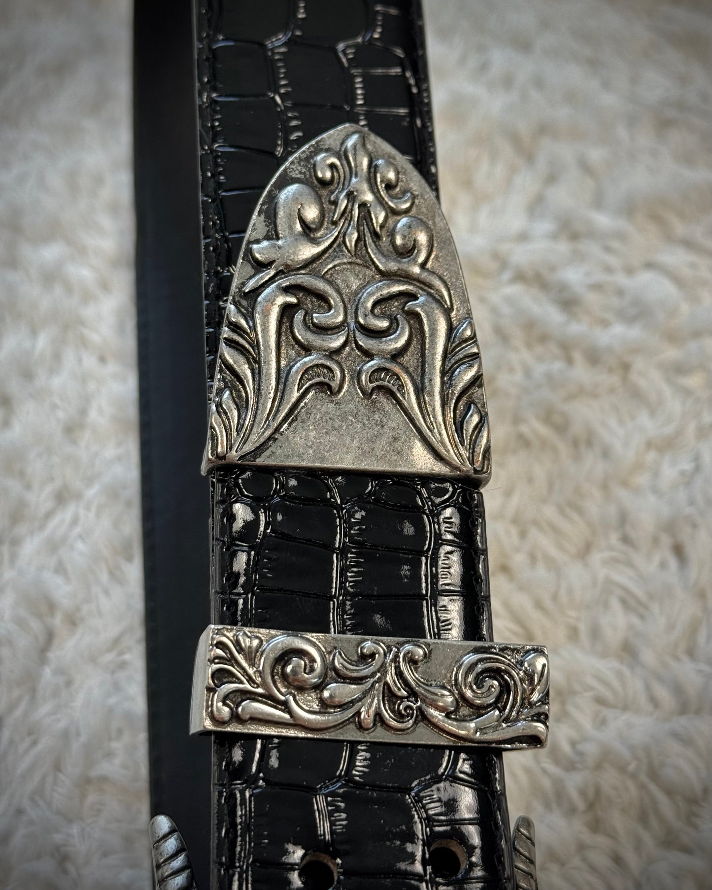 Crocodile Textured Western Buckle Glossy Leather Belt