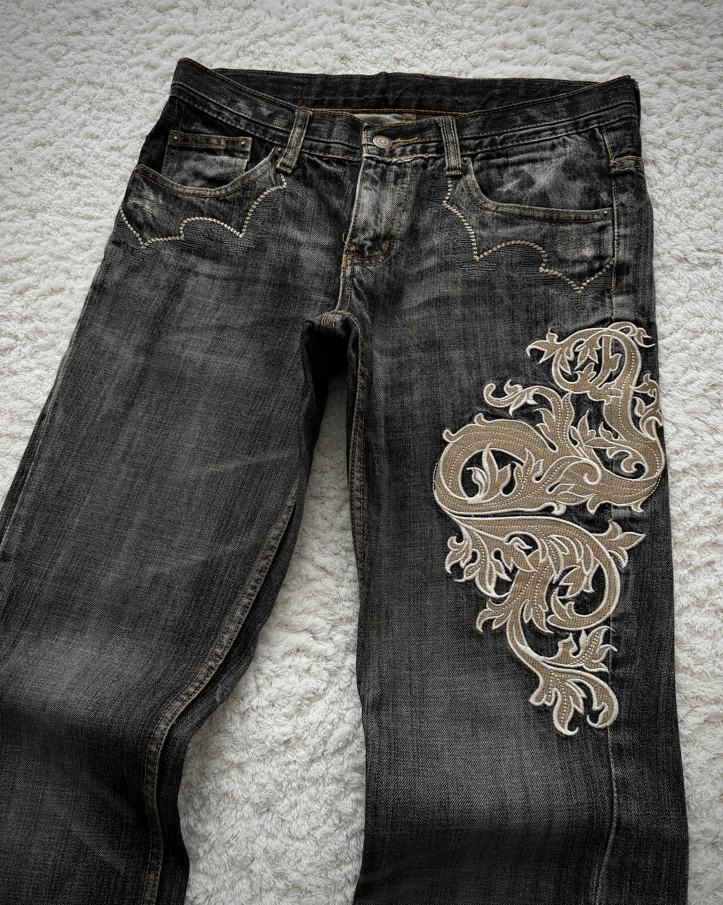 Tornado Mart Tribal Embroidery Spiral Flared Jeans
