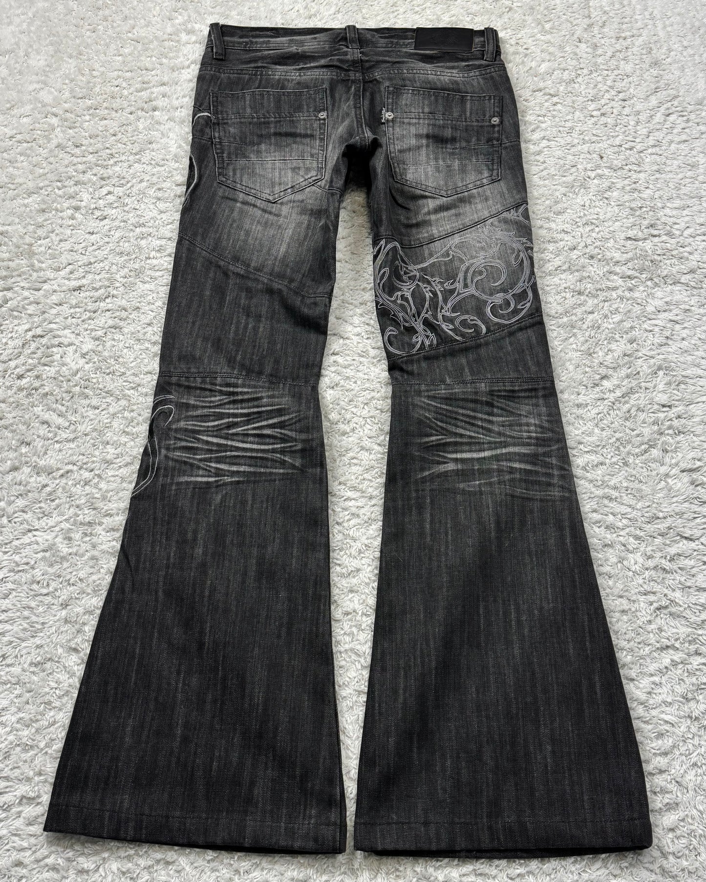 Tornado Mart Tribal Embroidery Flared Jeans