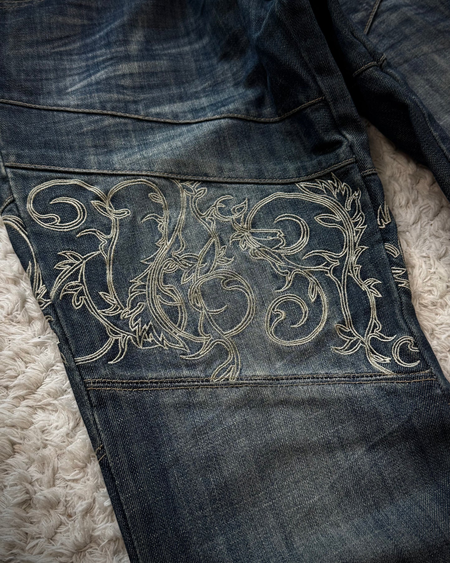 Tornado Mart Tribal Embroidery Bell Bottom Flared Jeans