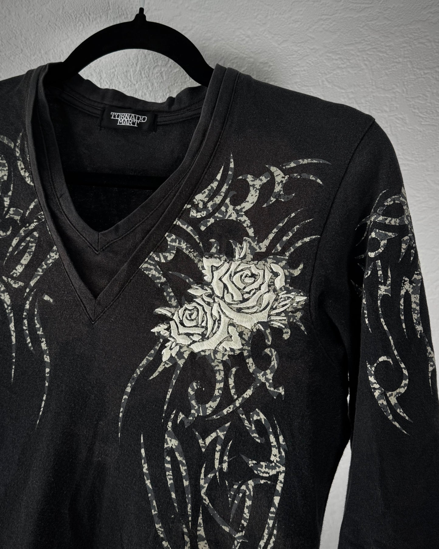 Tornado Mart Tribal Pattern Rose Embroidery T-Shirt