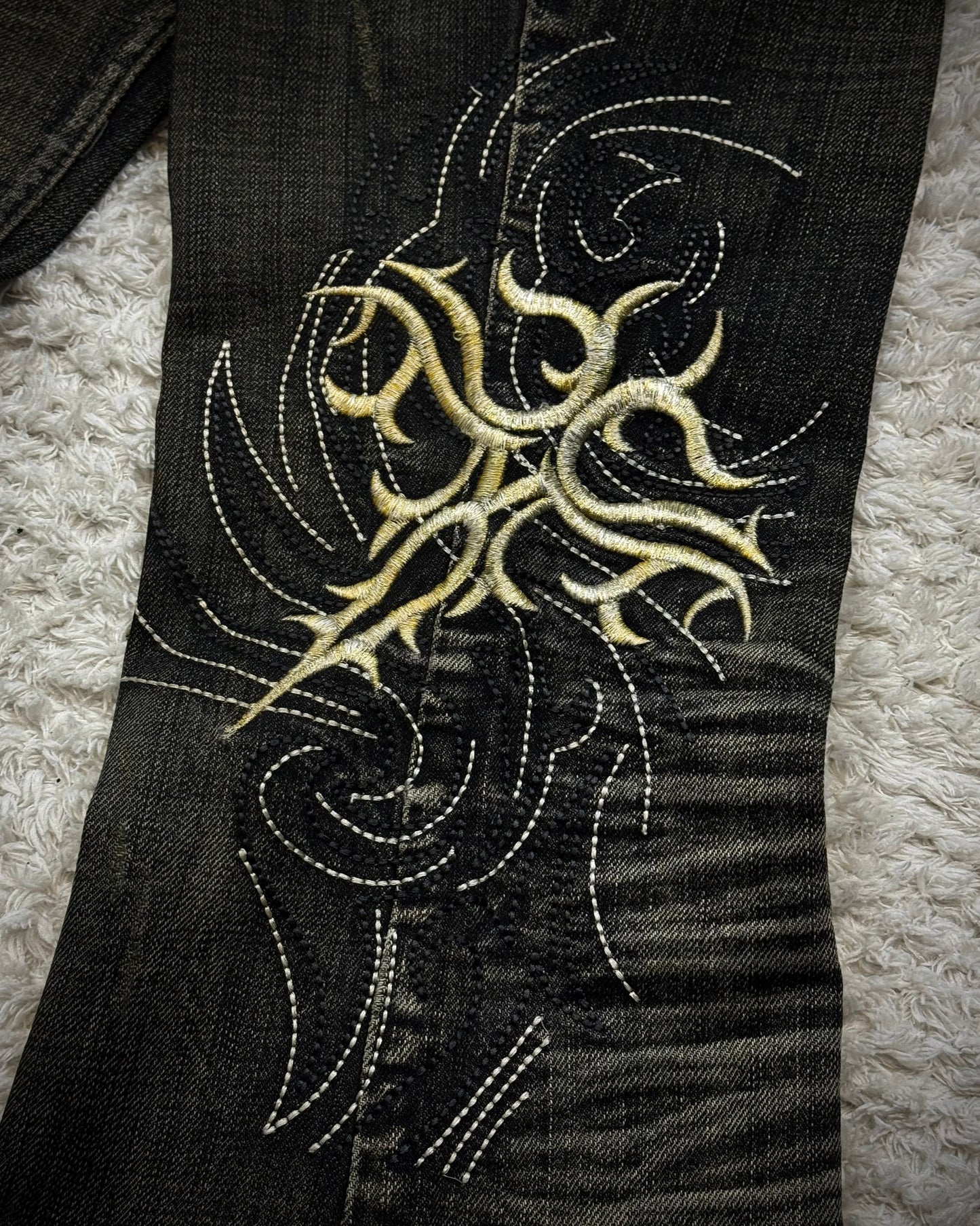 Tornado Mart Cyber Tribal Embroidery Flared Jeans