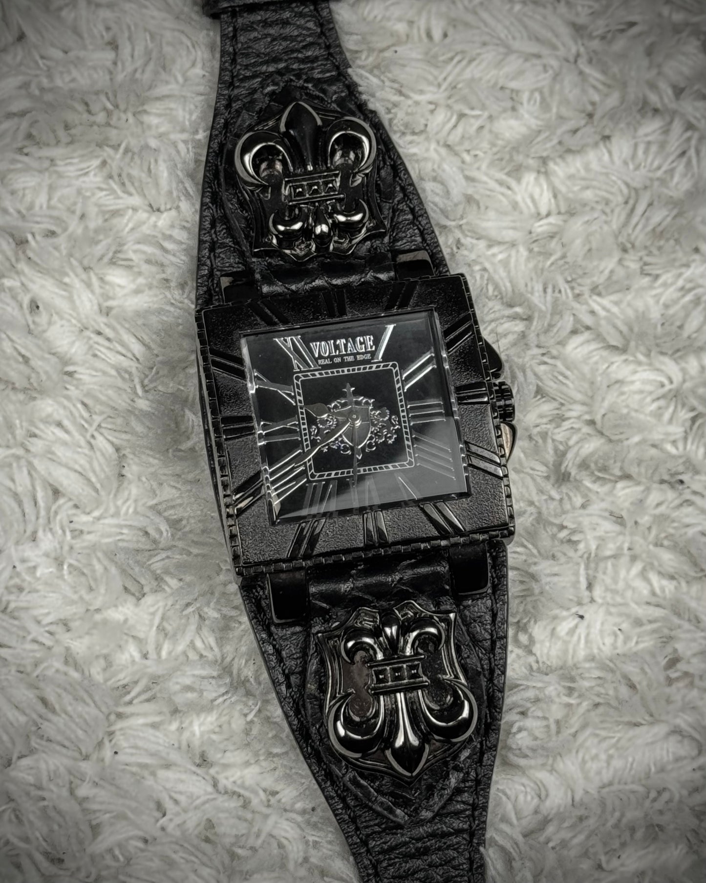 Voltage Fleur De Lis Python Watch
