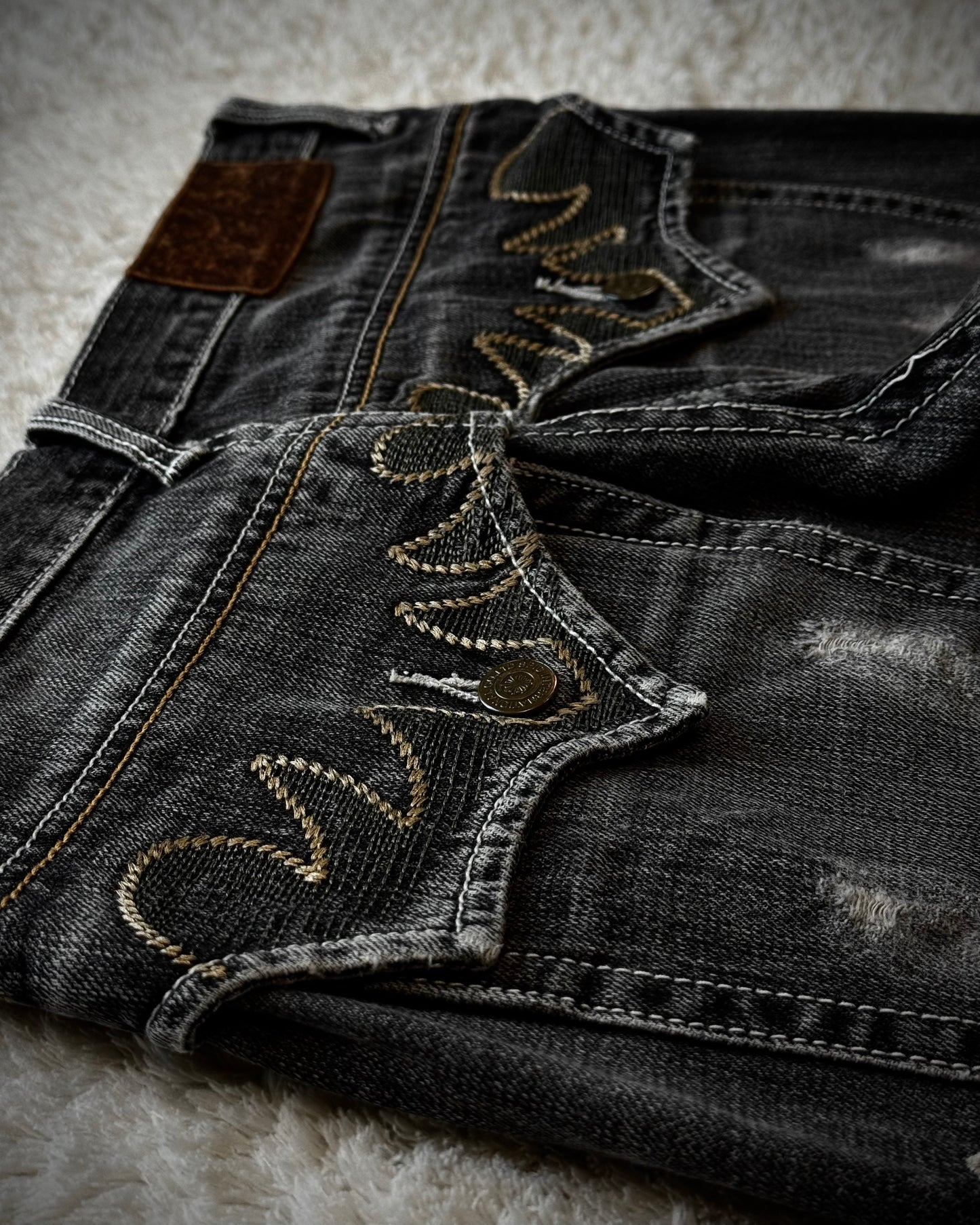 Tornado Mart Tribal Embroidery Spiral Flared Jeans