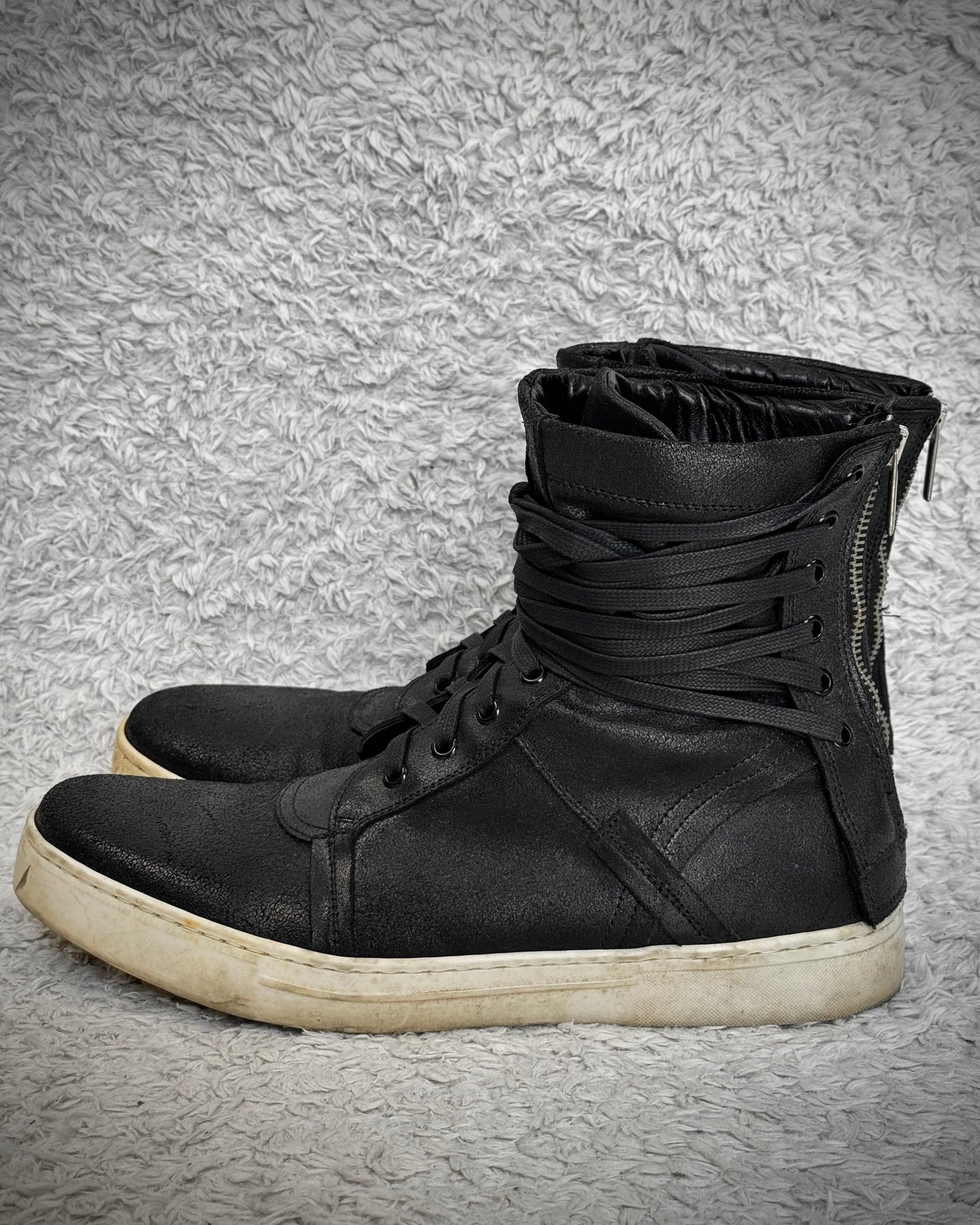 Gaen Backlace Zippered Sneakers