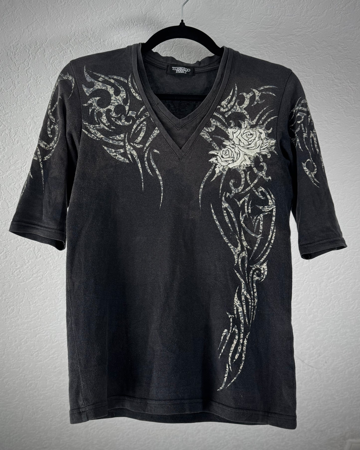 Tornado Mart Tribal Pattern Rose Embroidery T-Shirt