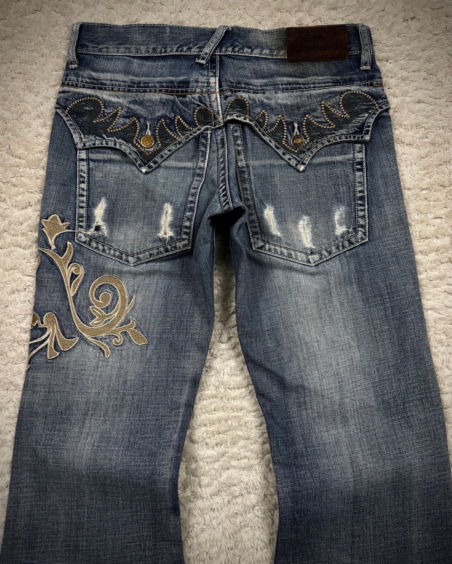 Tornado Mart Tribal Embroidery Flared Jeans