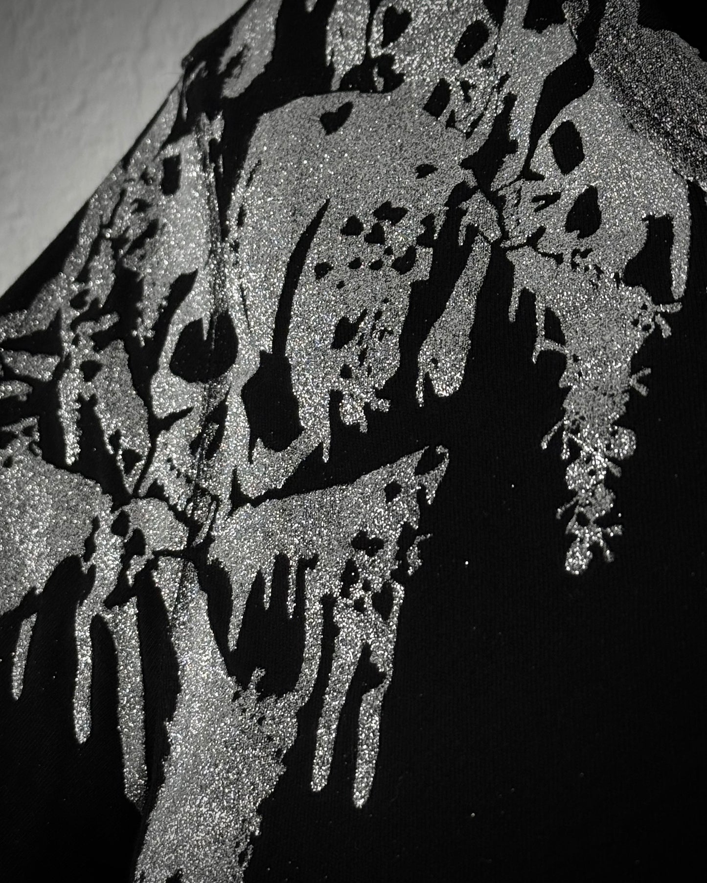 Roen Luster Skulls T-Shirt