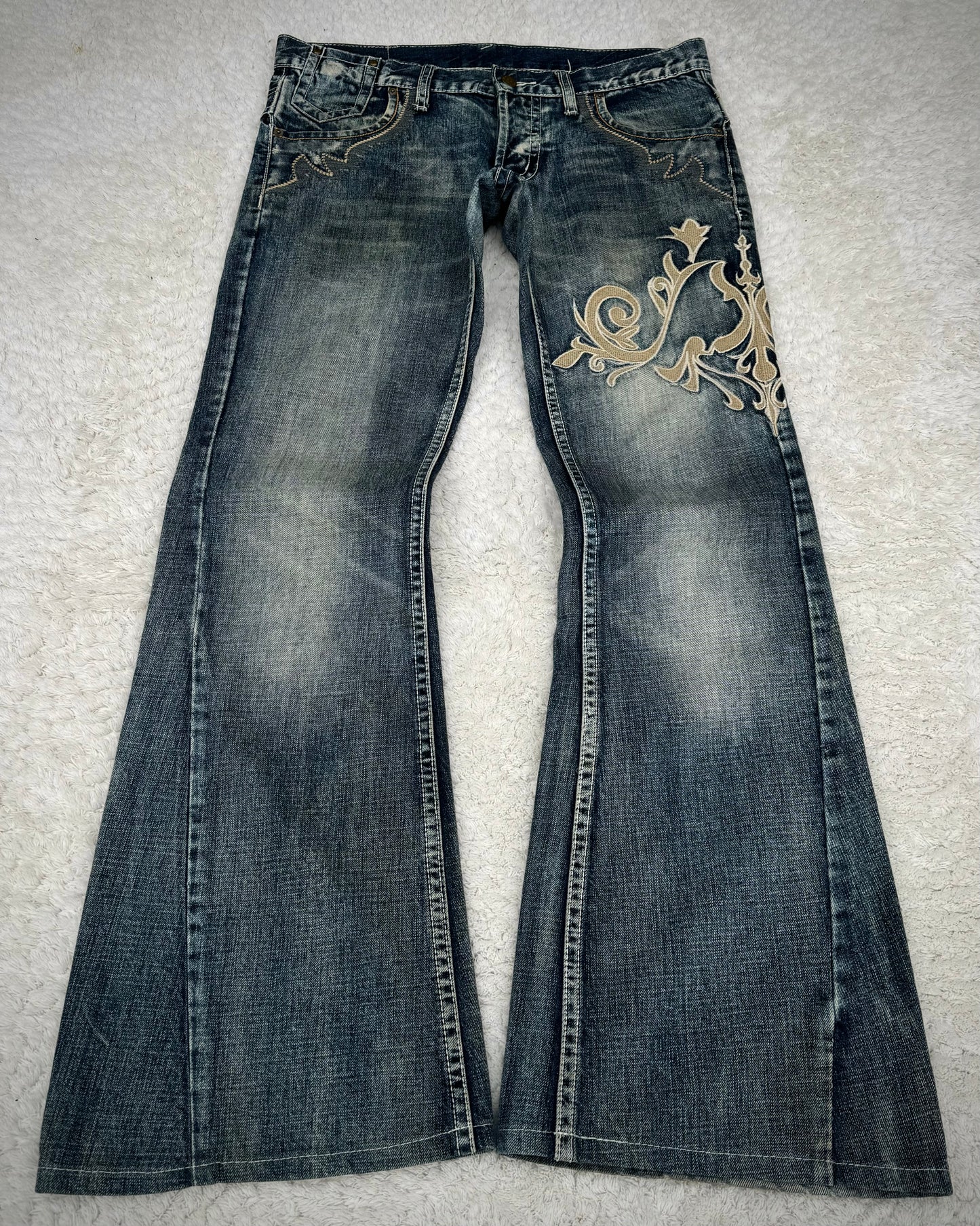 Tornado Mart Tribal Embroidery Spiral Flared Jeans