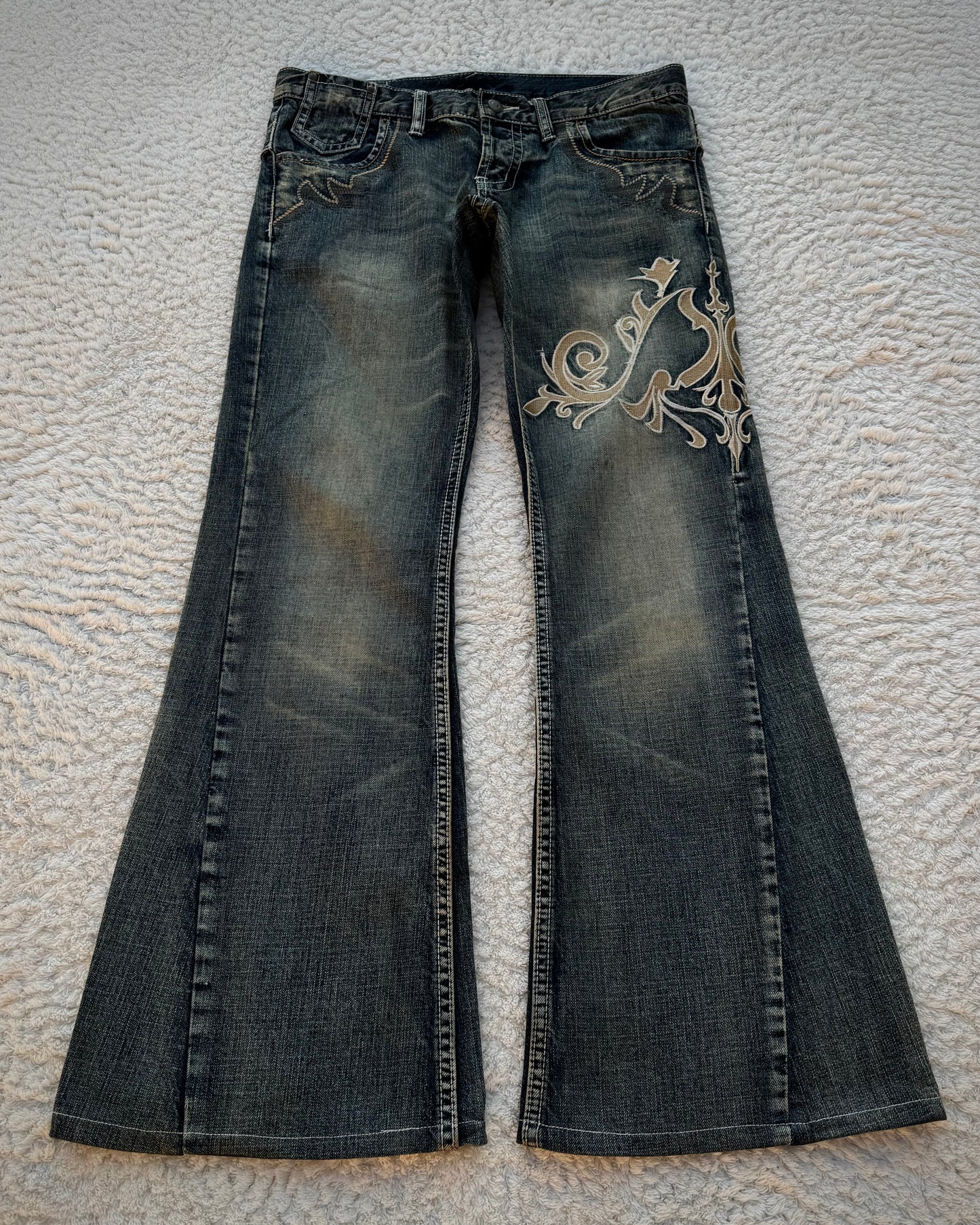 Tornado Mart „Tribal“ Embroidery Flared Jeans