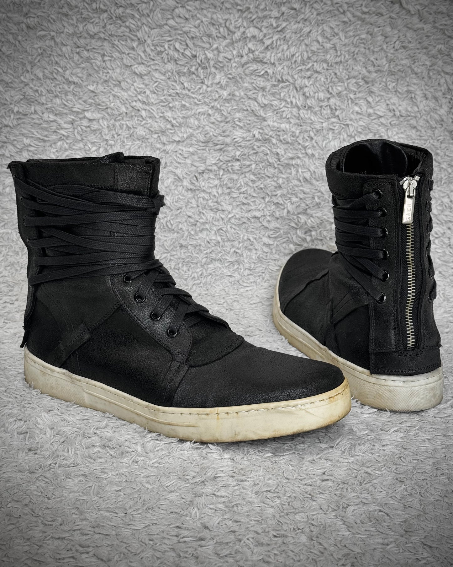 Gaen Backlace Zippered Sneakers
