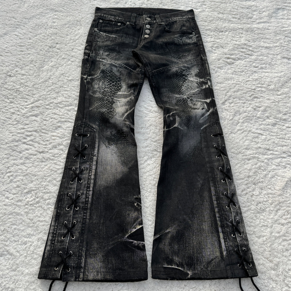 486F37F9-9833-40B1-9AFF- 