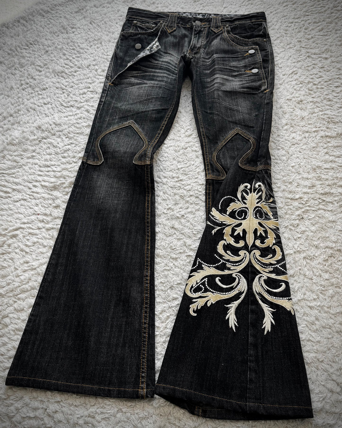 Tornado Mart Tribal Tattoo Embroidery Flared Jeans