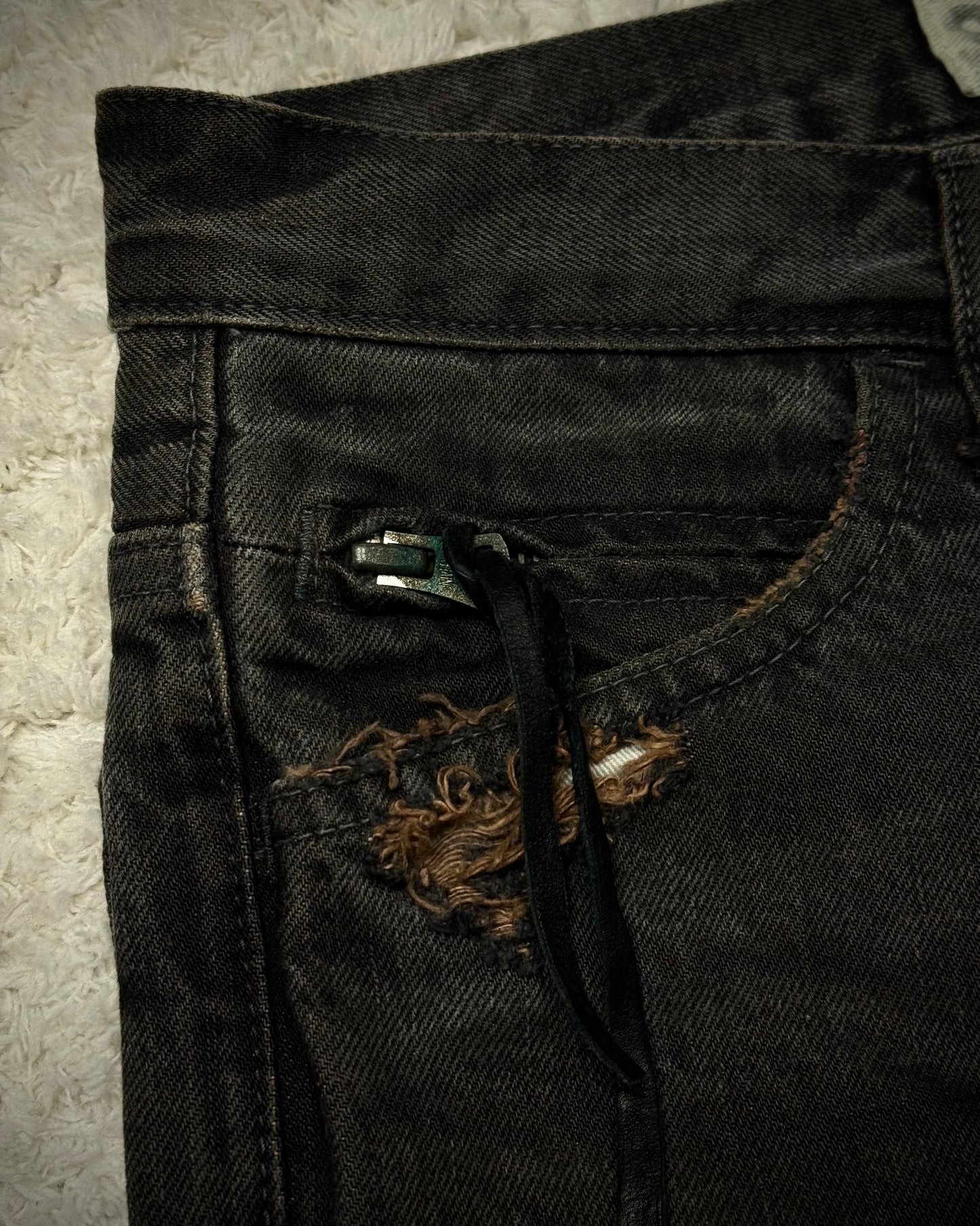 Slow Gun Mud Washed Stitch Repaired Distressed Slim Cut Denim