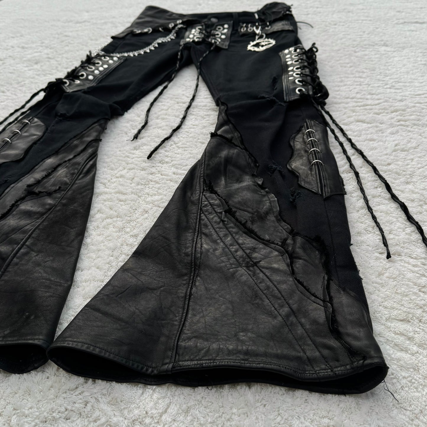 Shohei Takamiya „Hybrid“ Pierced Flared Leather Lace-Up Pants