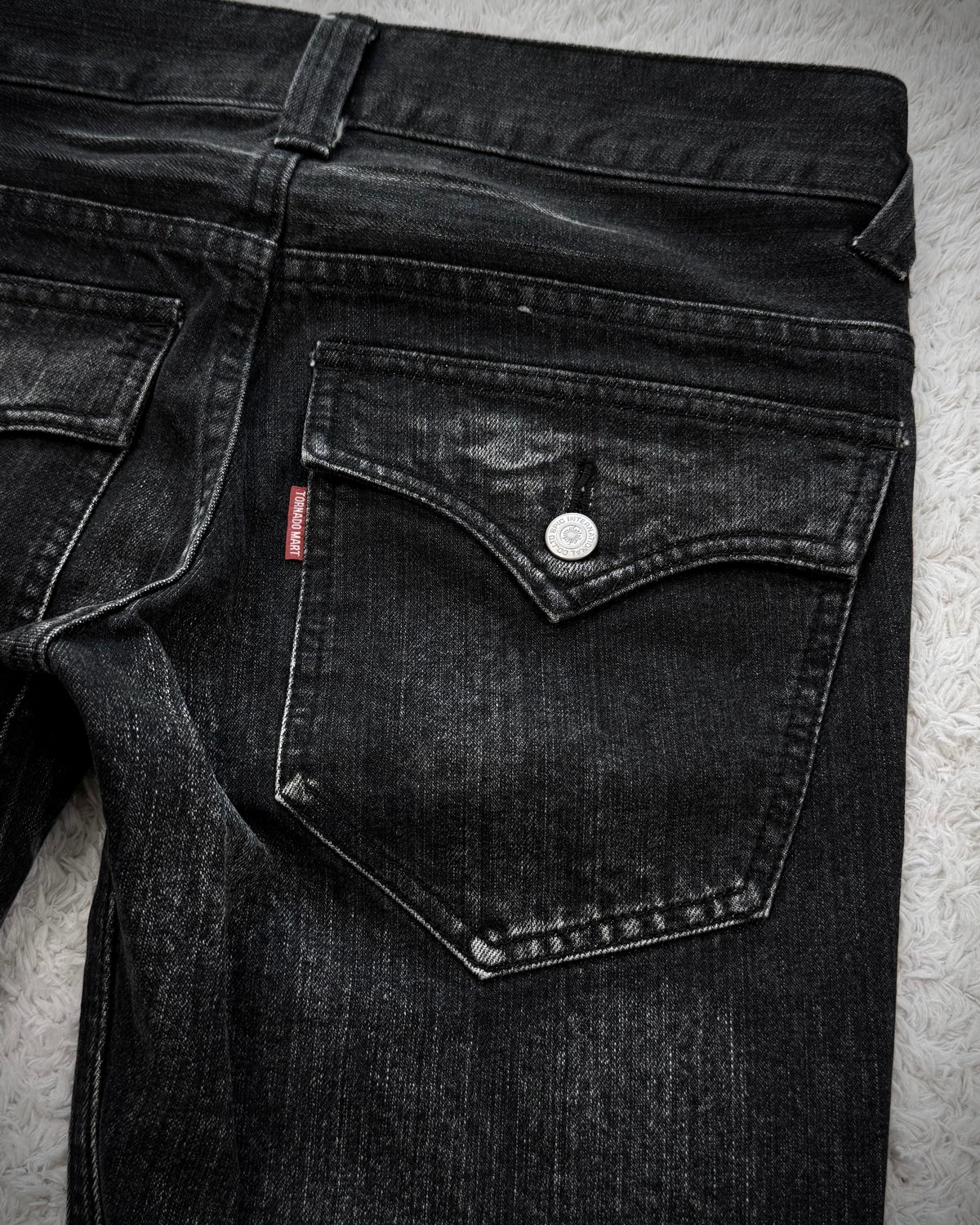 Tornado Mart Clawmarks Flap Pocket Spiral Flared Jeans