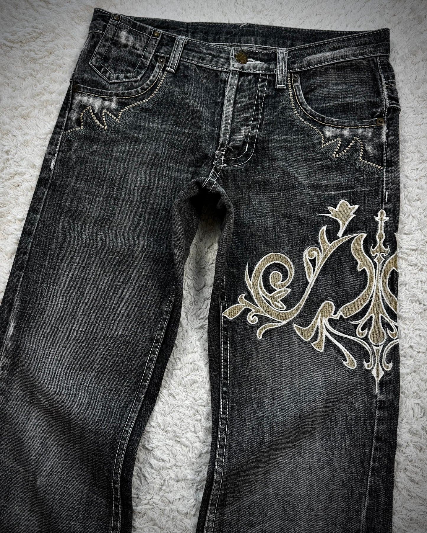 Tornado Mart Tribal Embroidery Spiral Flared Jeans